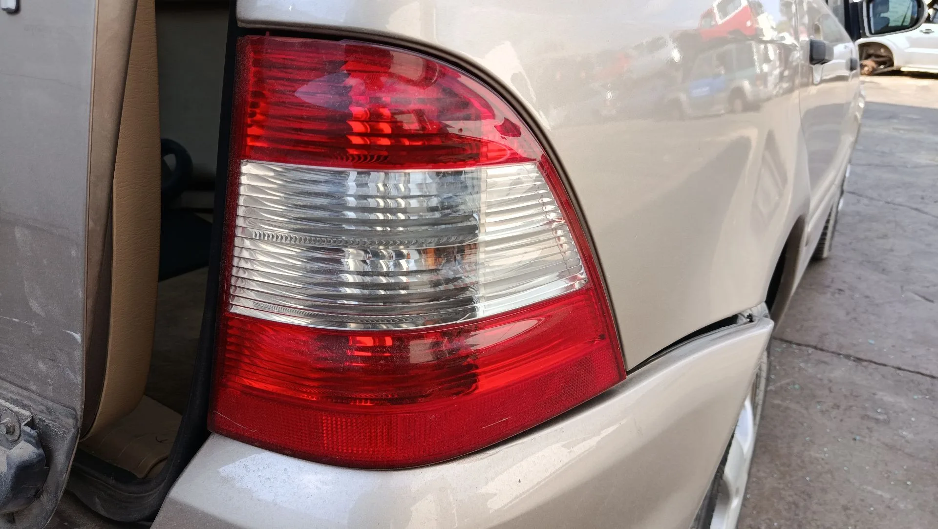 Piloto Trasero Derecho para Mercedes-Benz Clase M (W163)