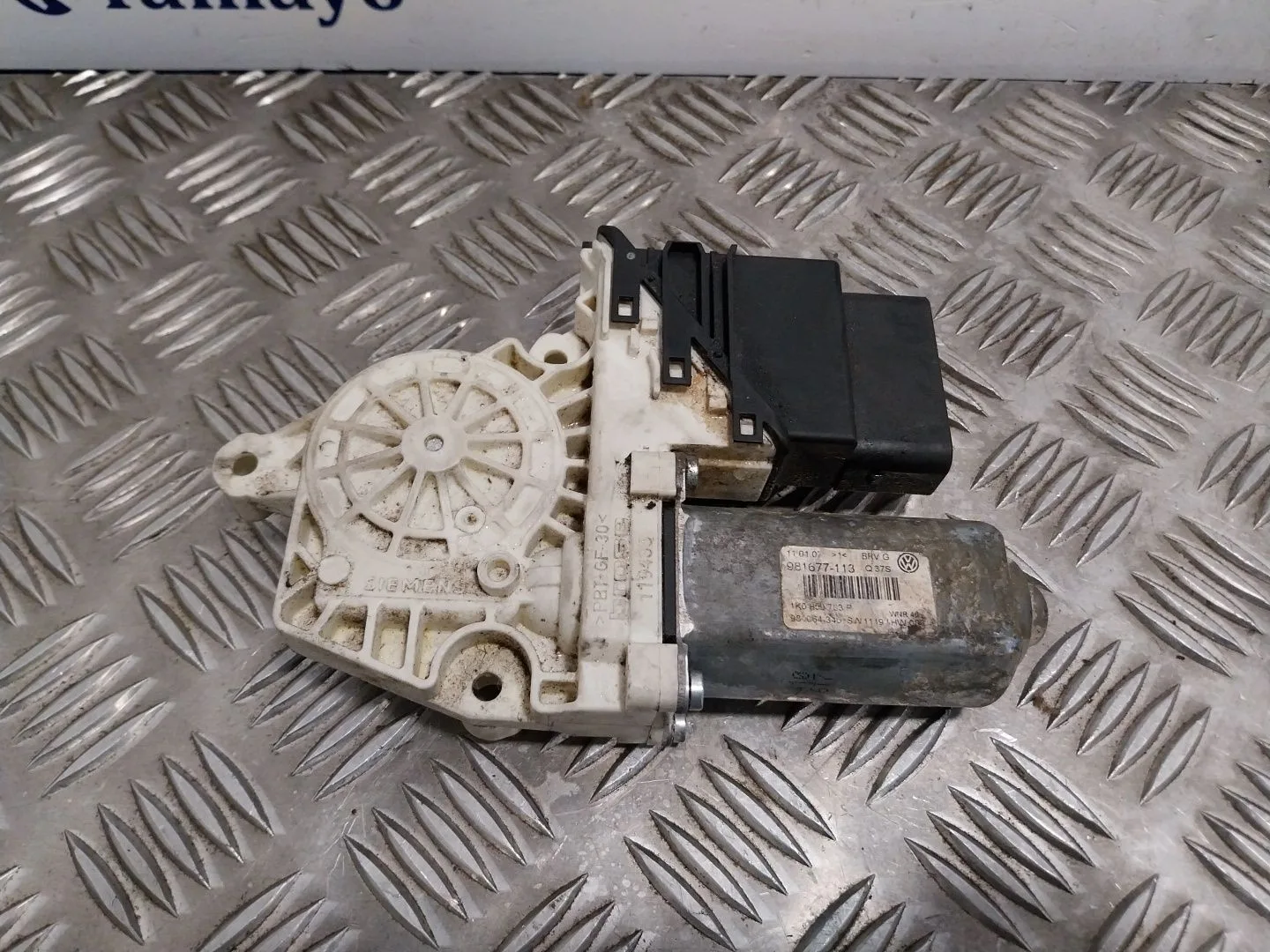 Motor Elevalunas Delantero Derecho para Volkswagen Passat Variant (3C5)