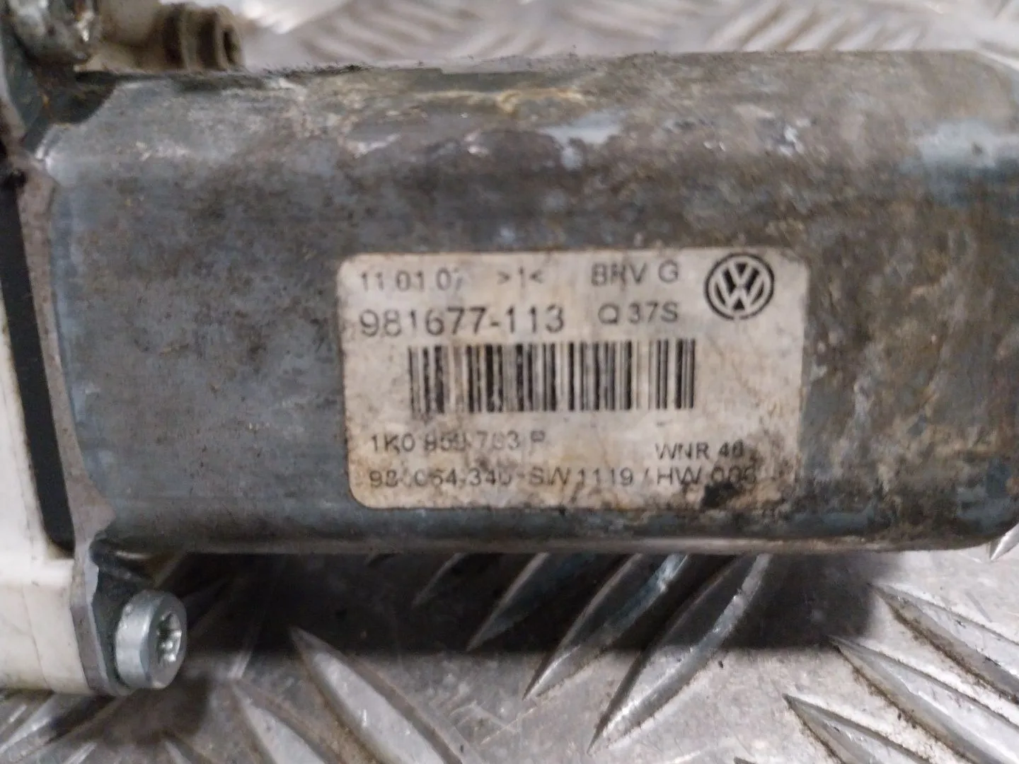 Motor Elevalunas Delantero Derecho para Volkswagen Passat Variant (3C5)