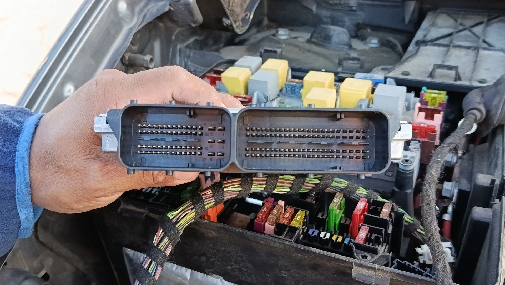 Centralita Motor Uce para Mercedes-Benz Viano (W639)