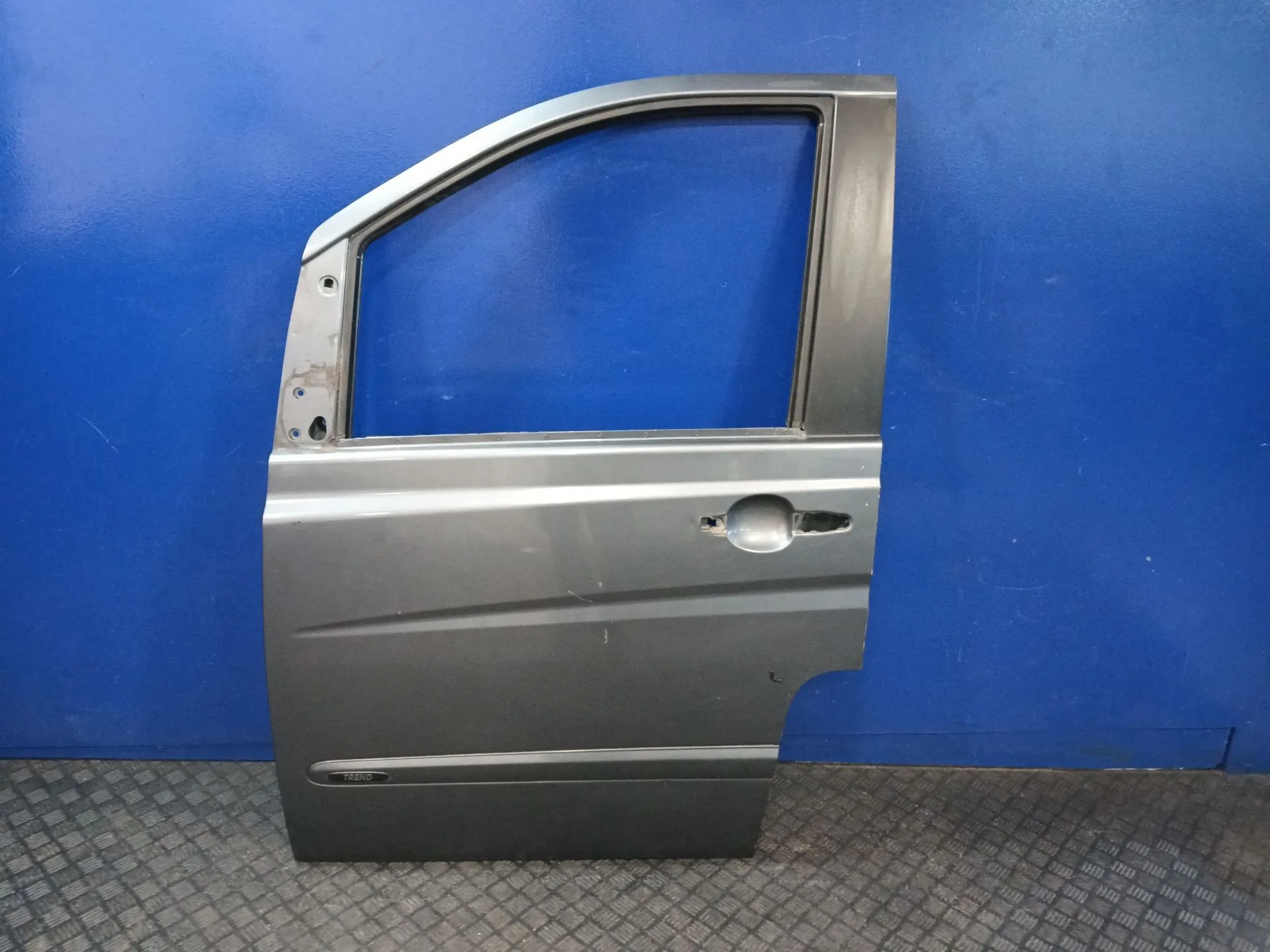 Puerta Delantera Izquierda para Mercedes-Benz Viano (W639)
