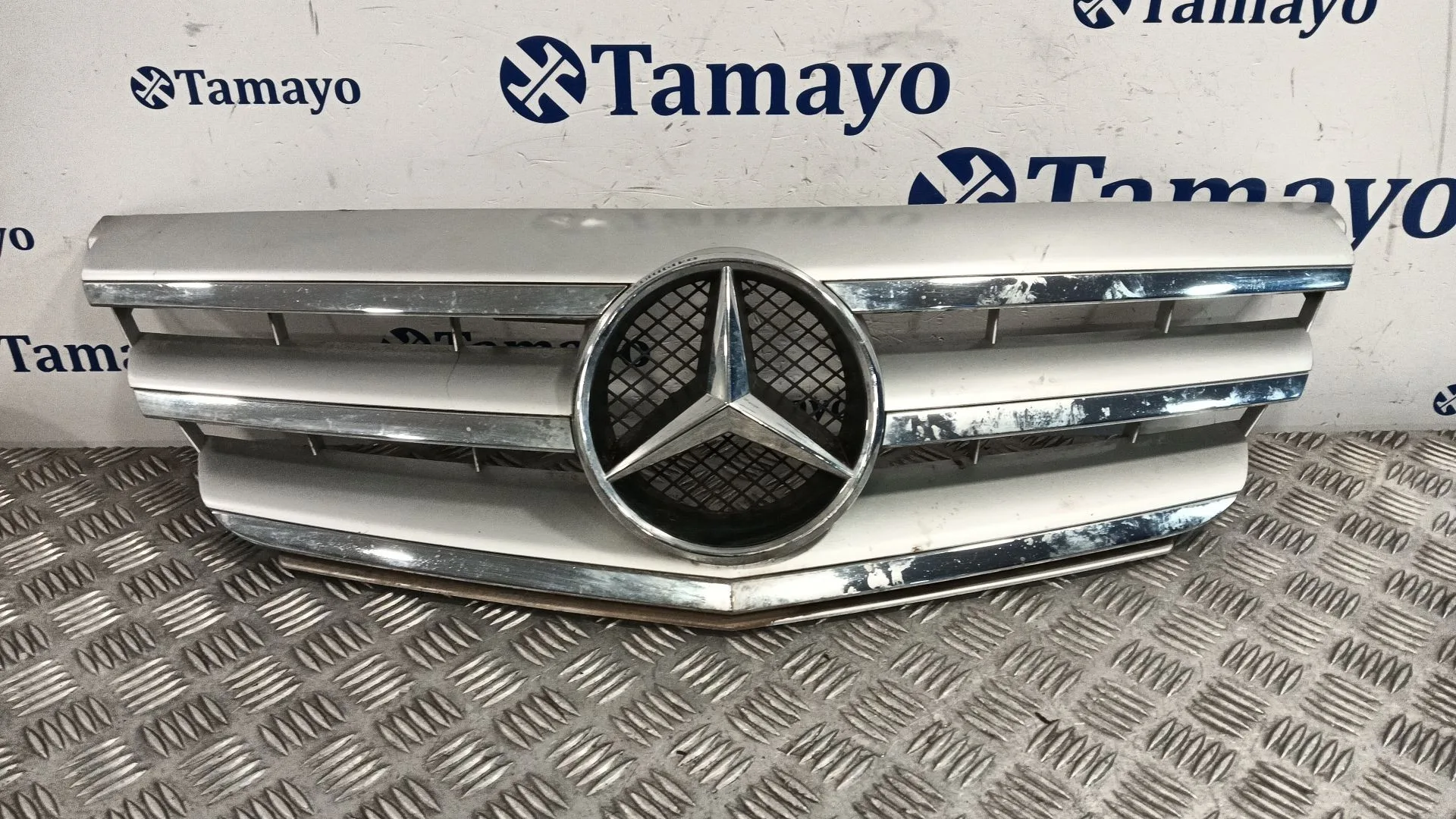 Rejilla Delantera para Mercedes-Benz Clase B Sports Tourer (W245)