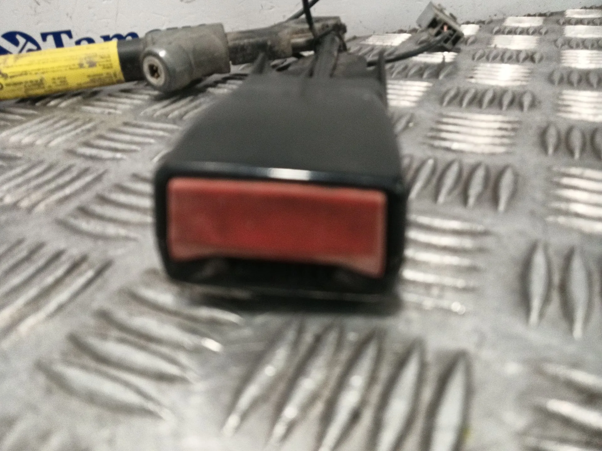 Anclaje Cinturon Delantero Izquierdo para Renault Kangoo (F/Kc0)
