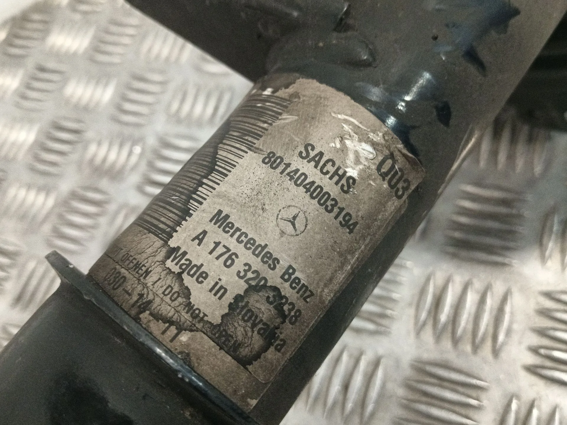 Amortiguador Delantero Derecho para Mercedes-Benz Clase A (W176)