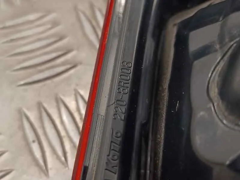 Piloto Trasero Izquierdo para Isuzu D-Max