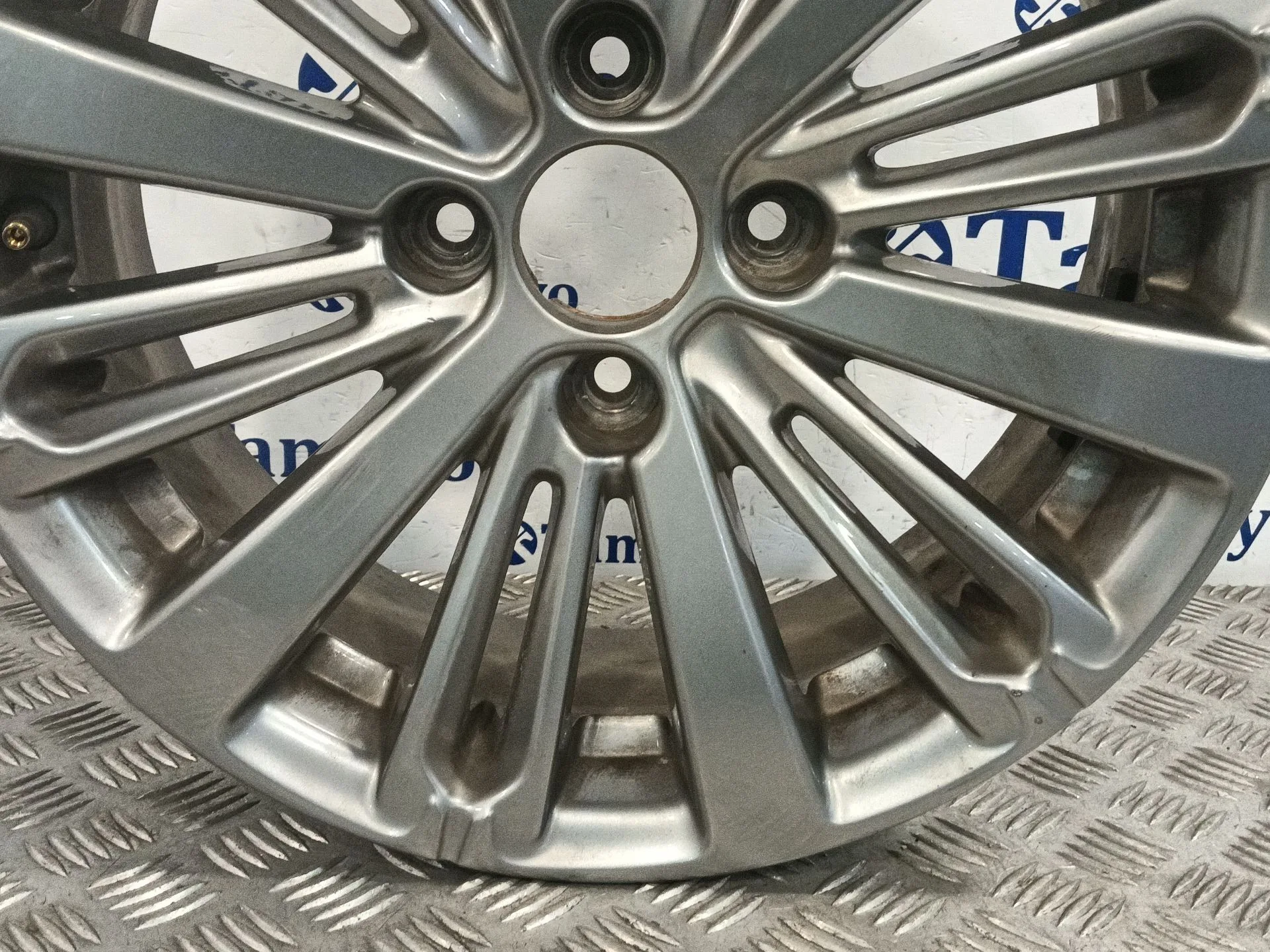 Llanta para Peugeot 208 I (Ca_, Cc_)