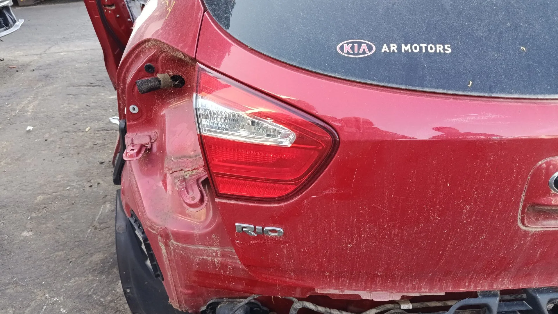 Piloto Trasero Porton Izquierdo para Kia Rio (Ub/Qb)