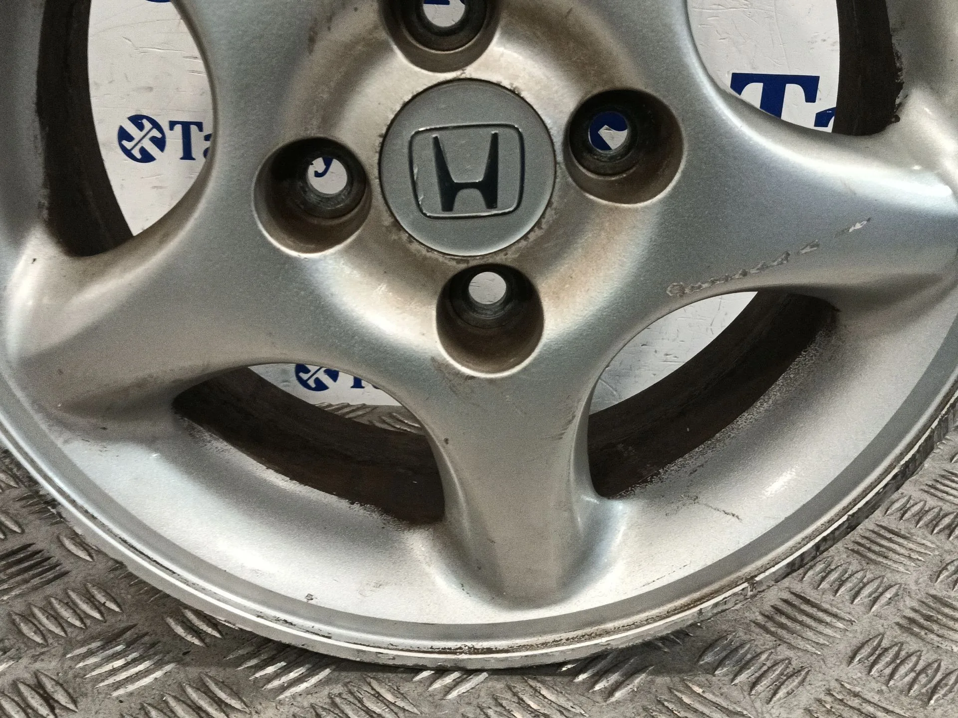 Llanta para Honda Civic Vi Hatchback (Ej, Ek)