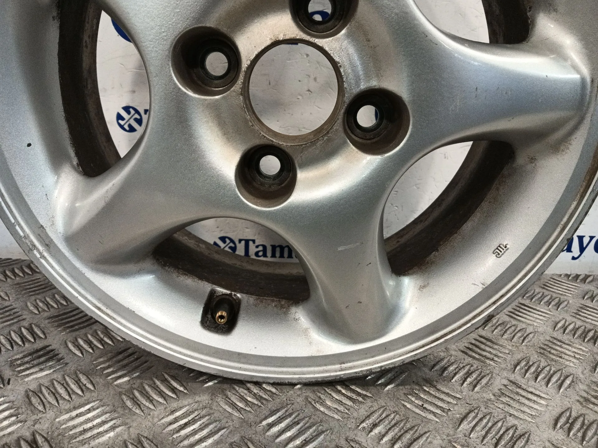 Llanta para Honda Civic Vi Hatchback (Ej, Ek)