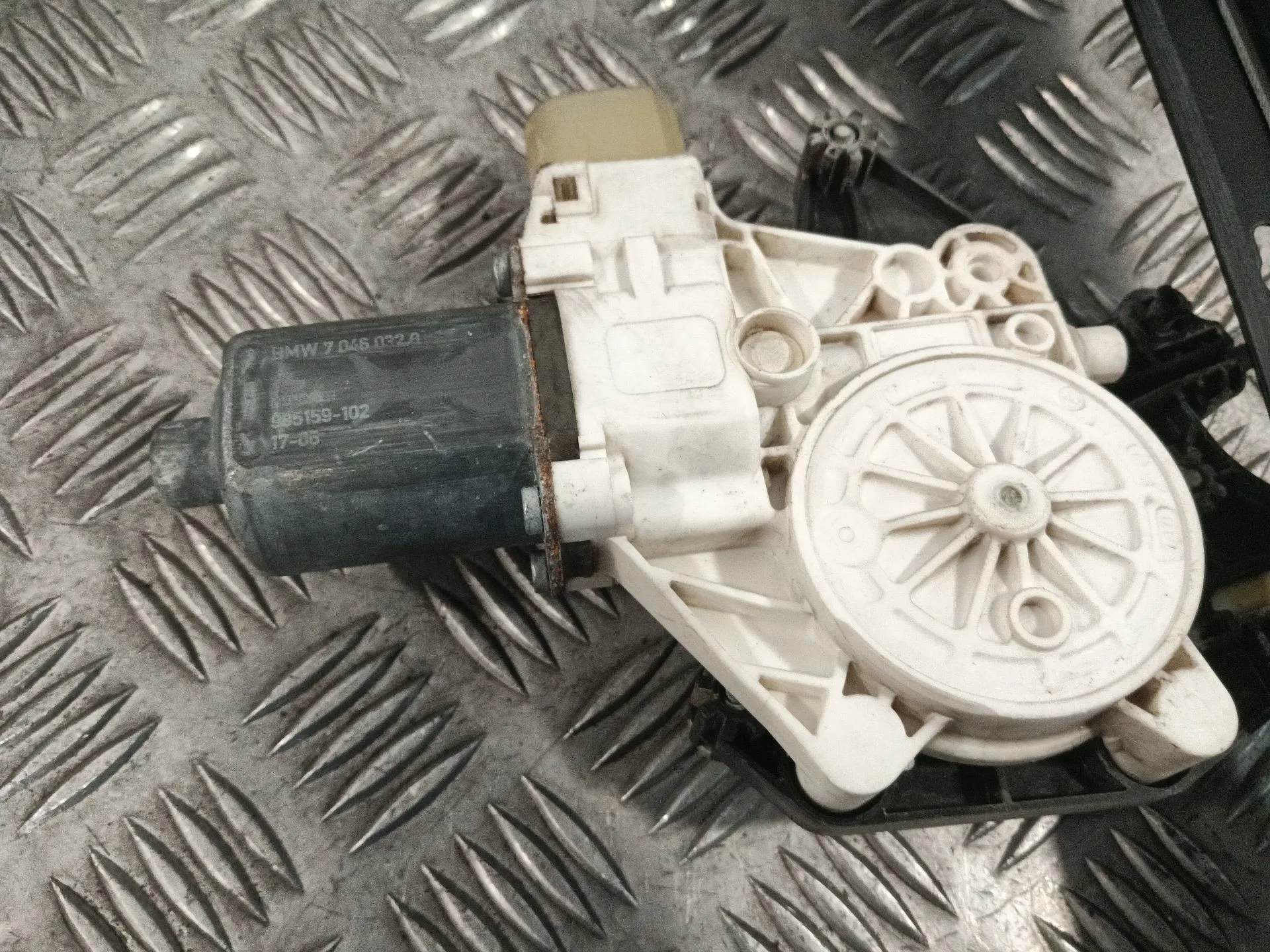 Elevalunas Delantero Derecho para Bmw 1 (F21)