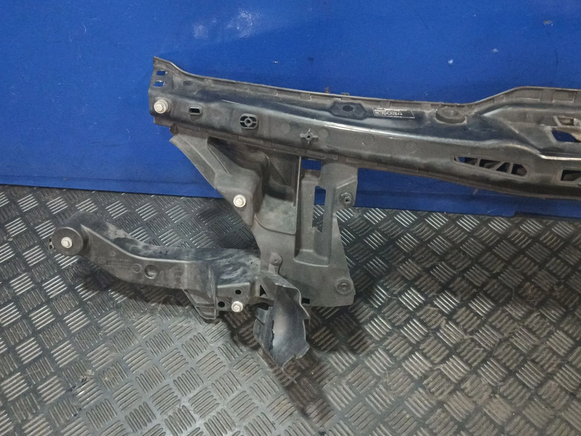 Travesano Delantero Superior para Mercedes-Benz Viano (W639)