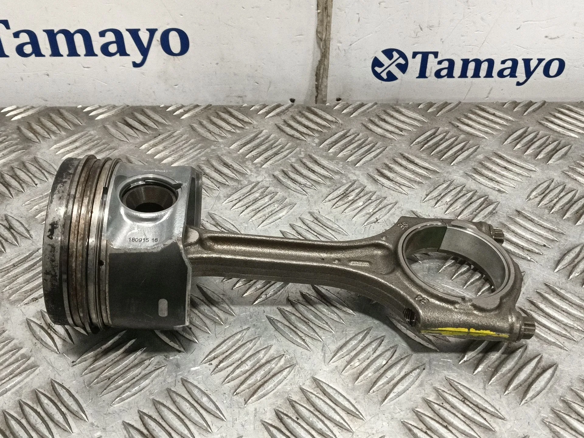 Biela para Volvo V40 Hatchback (525)