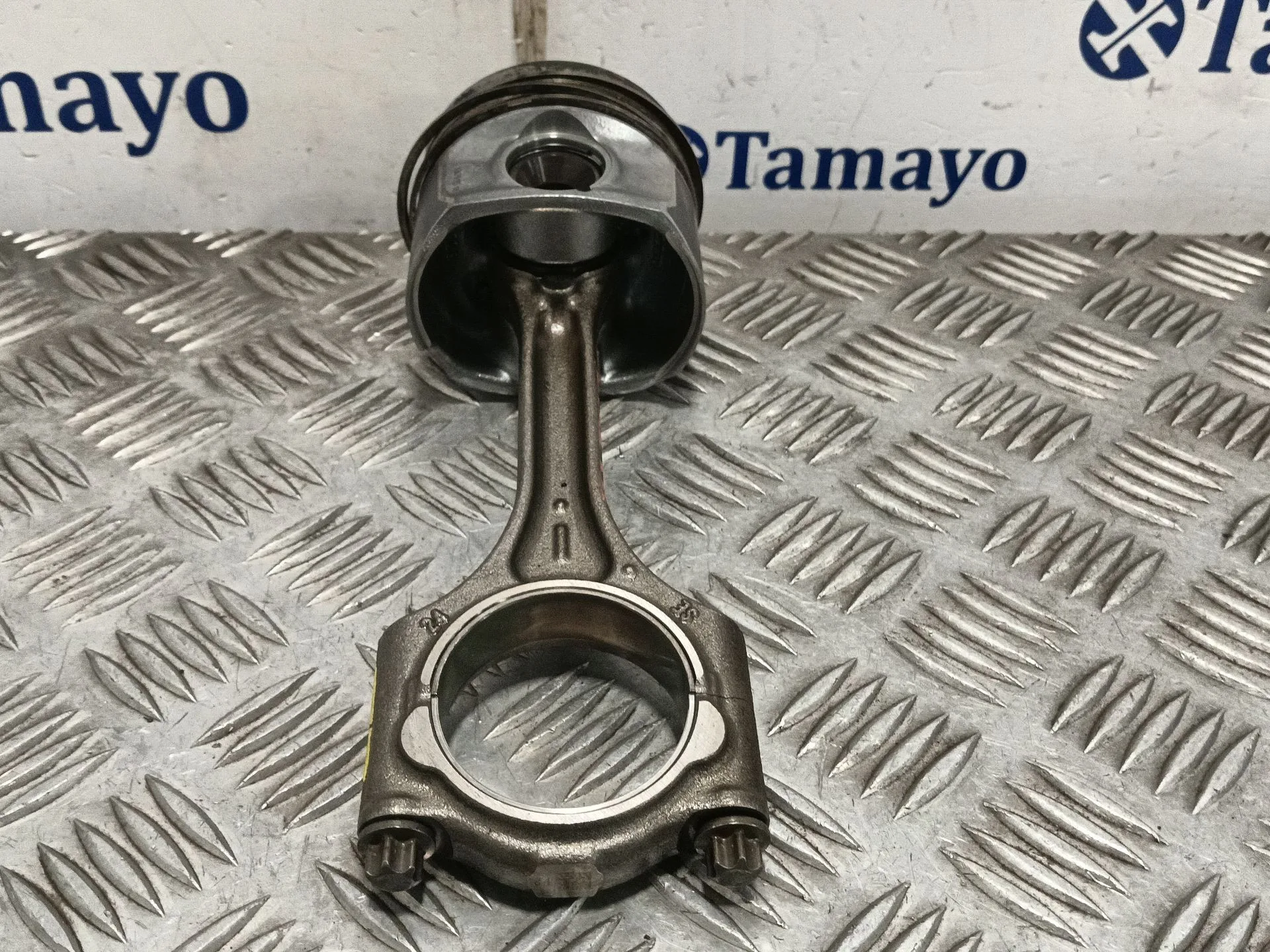 Biela para Volvo V40 Hatchback (525)