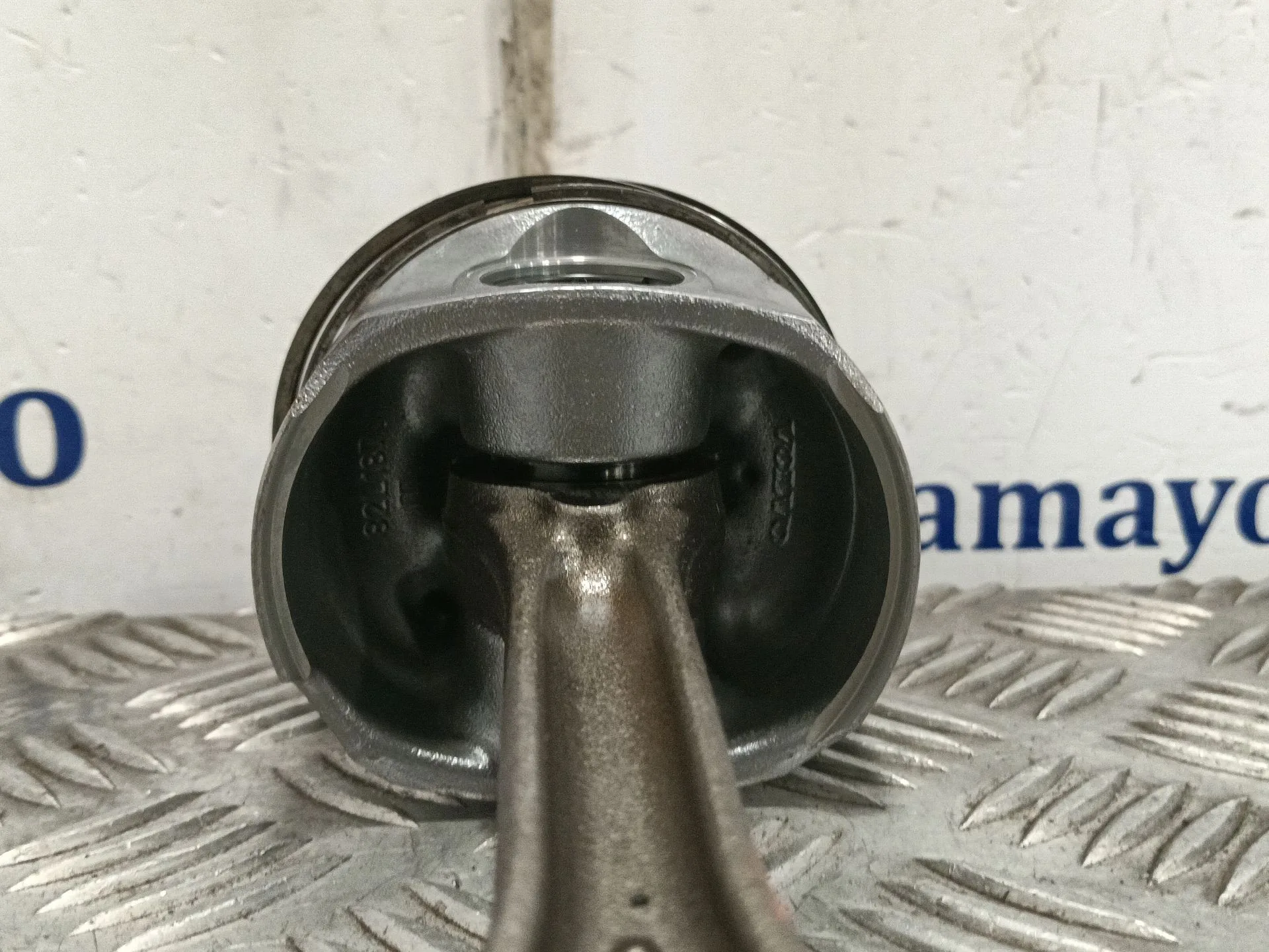 Biela para Volvo V40 Hatchback (525)