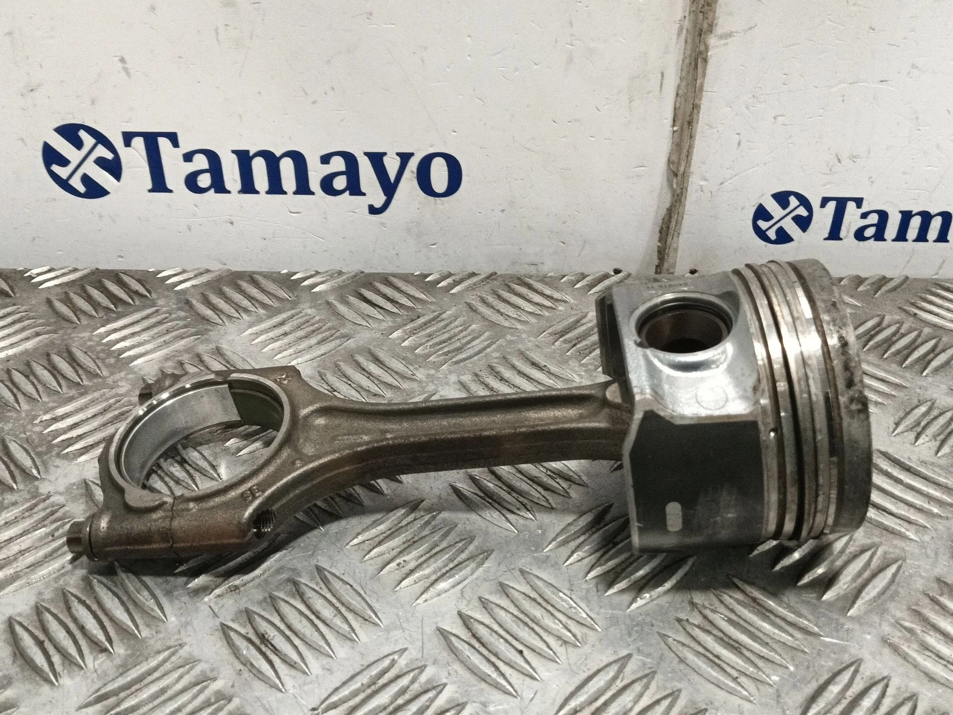 Biela para Volvo V40 Hatchback (525)