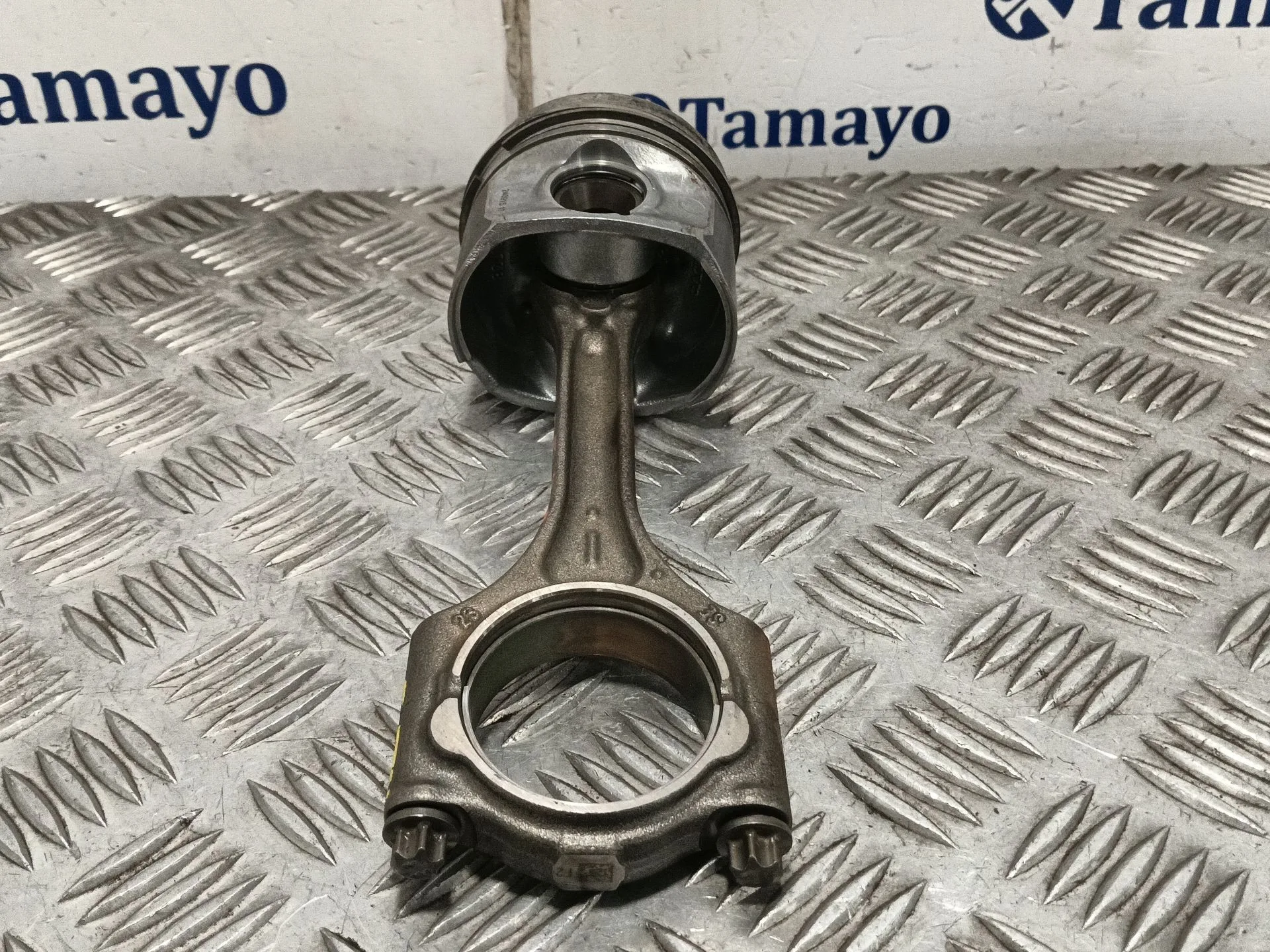 Biela para Volvo V40 Hatchback (525)