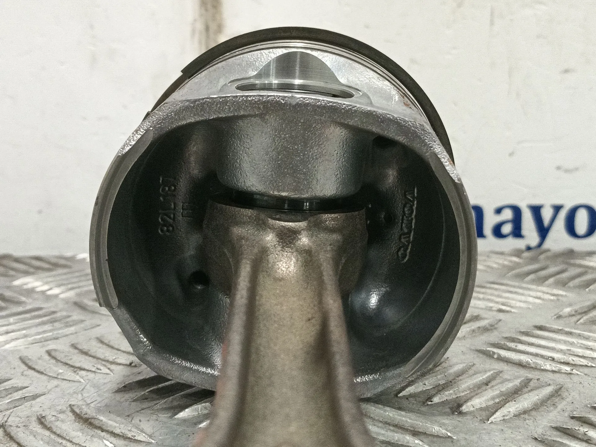 Biela para Volvo V40 Hatchback (525)