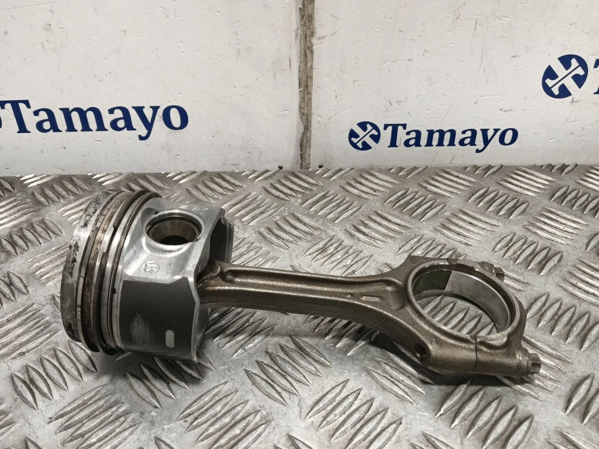 Biela para Volvo V40 Hatchback (525)