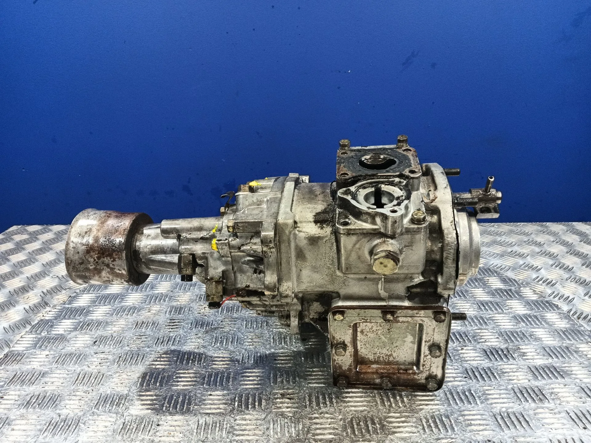 Caja Transfer para Mitsubishi Montero (V20/V40)