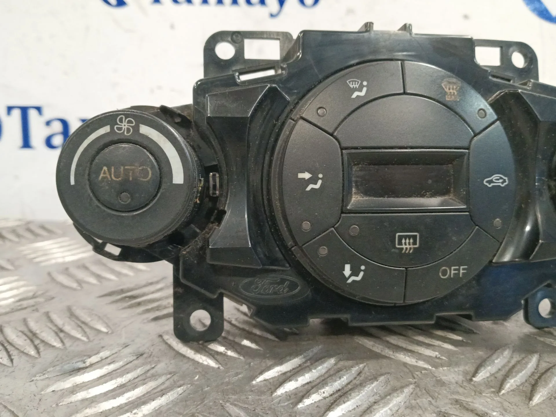 Mando Climatizador para Ford Fiesta (Cb1)