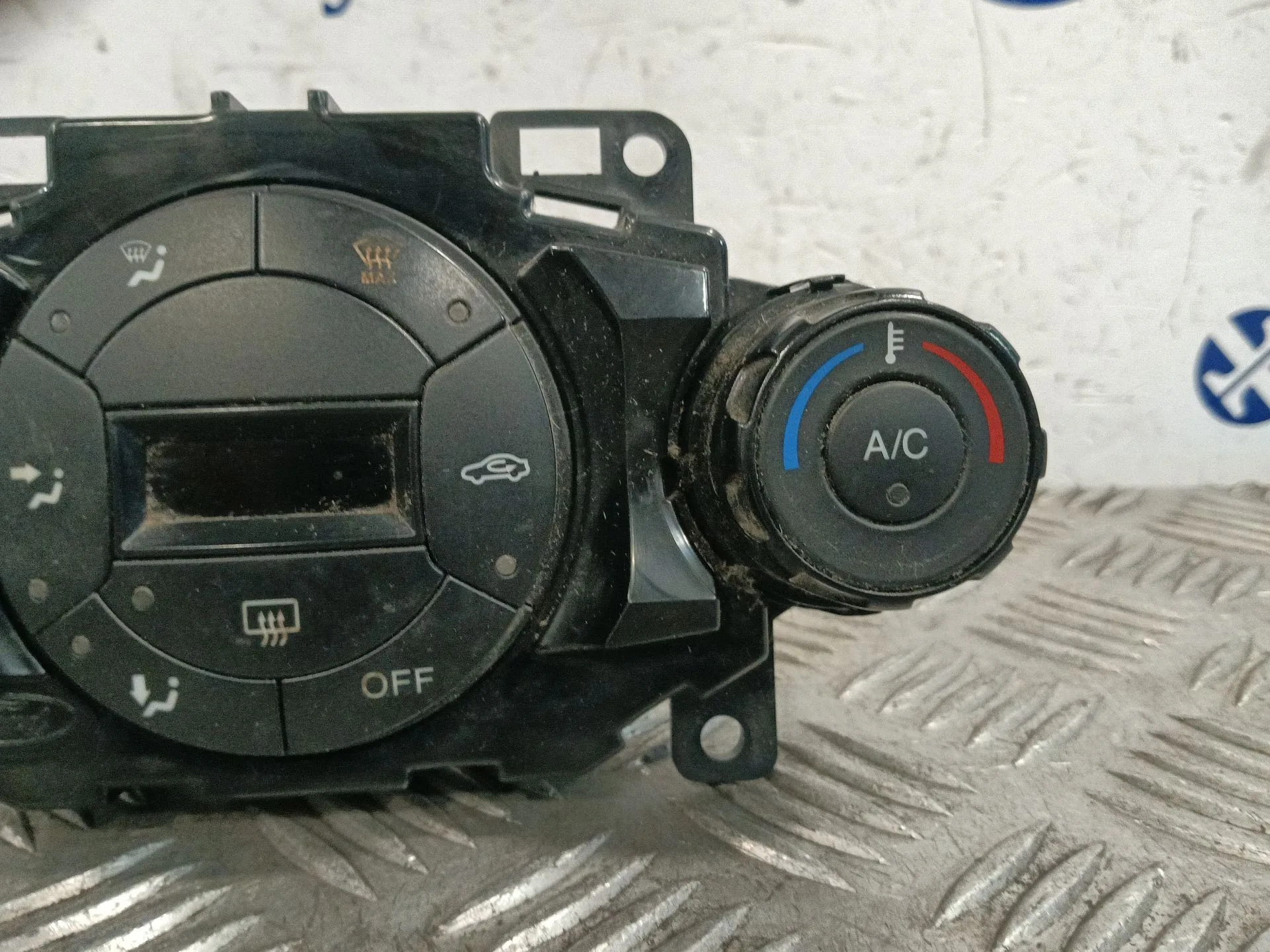 Mando Climatizador para Ford Fiesta (Cb1)