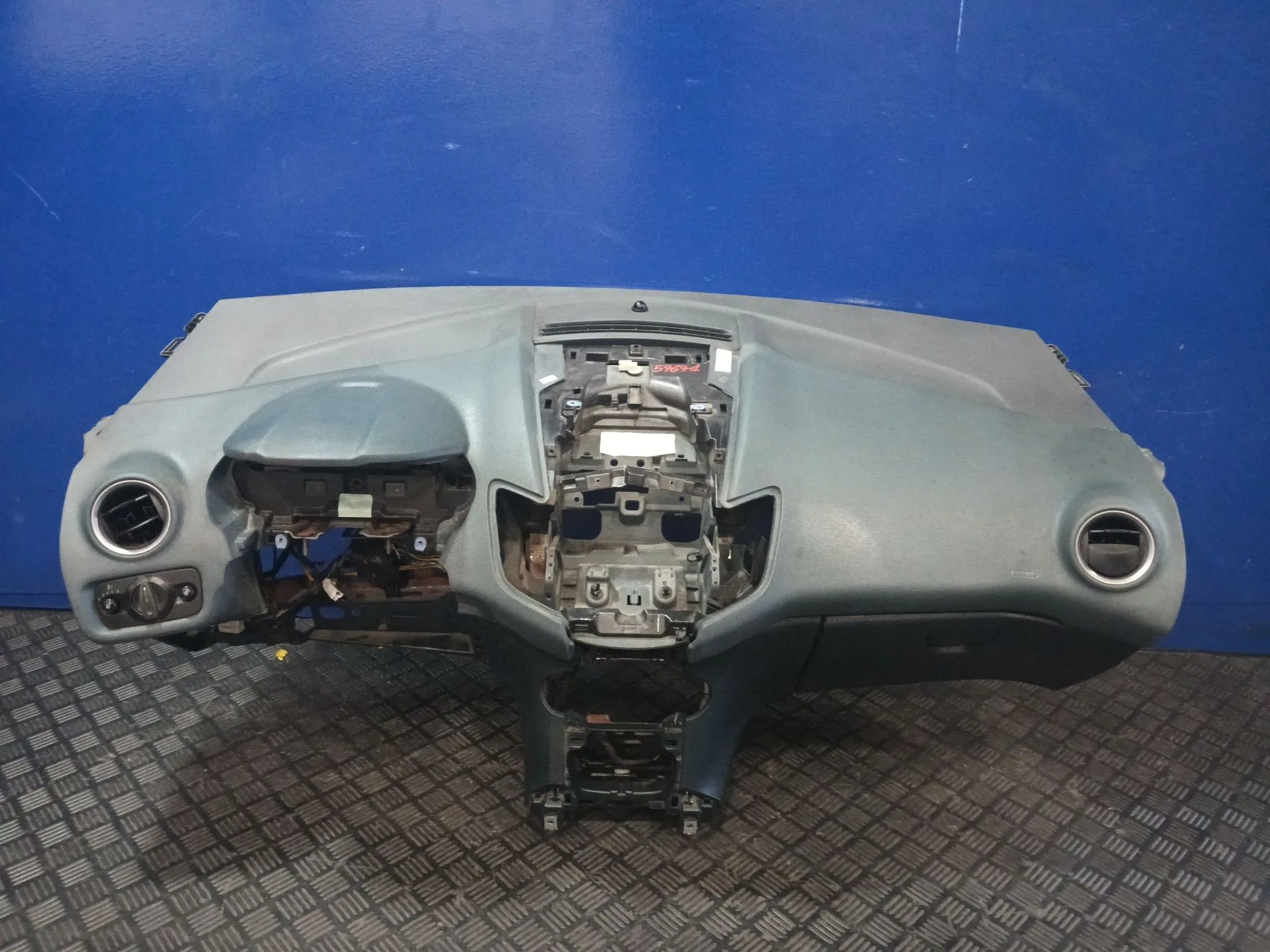 Salpicadero para Ford Fiesta (Cb1)