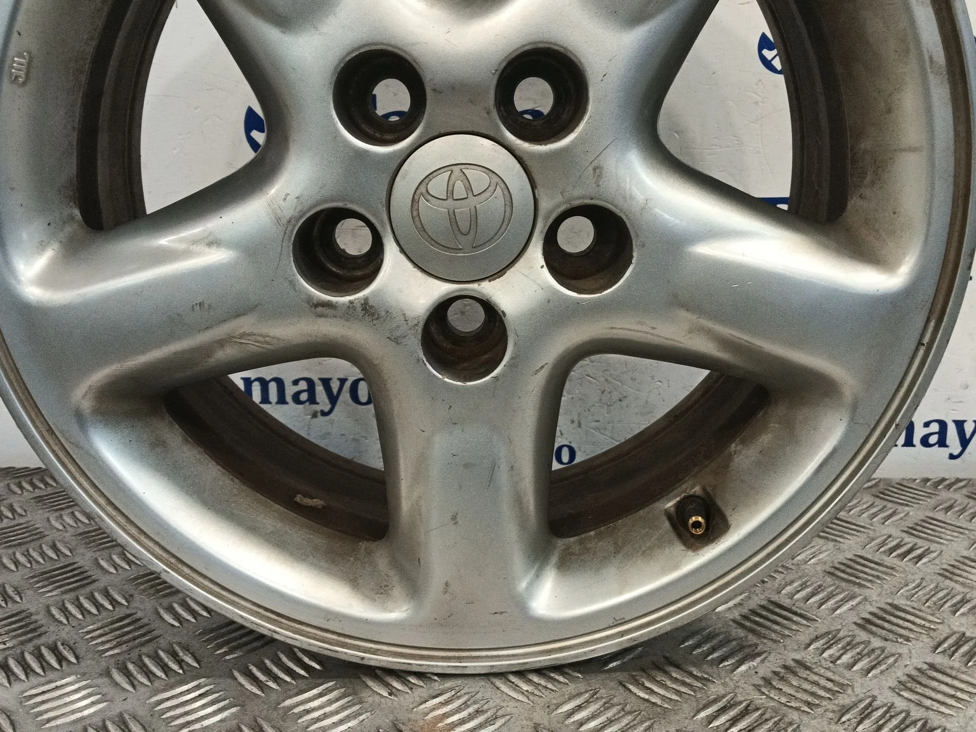 Llanta para Toyota Rav 4 (A2)