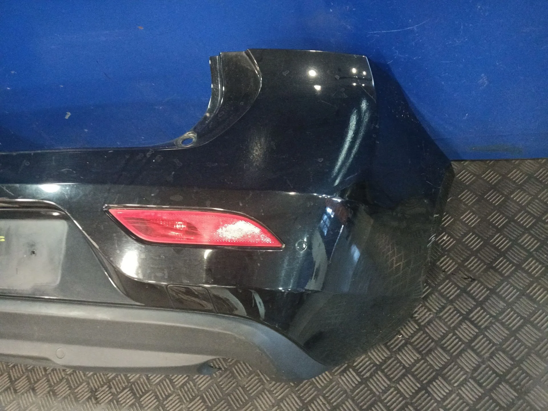 Paragolpes Trasero para Volvo V40 Hatchback (525)