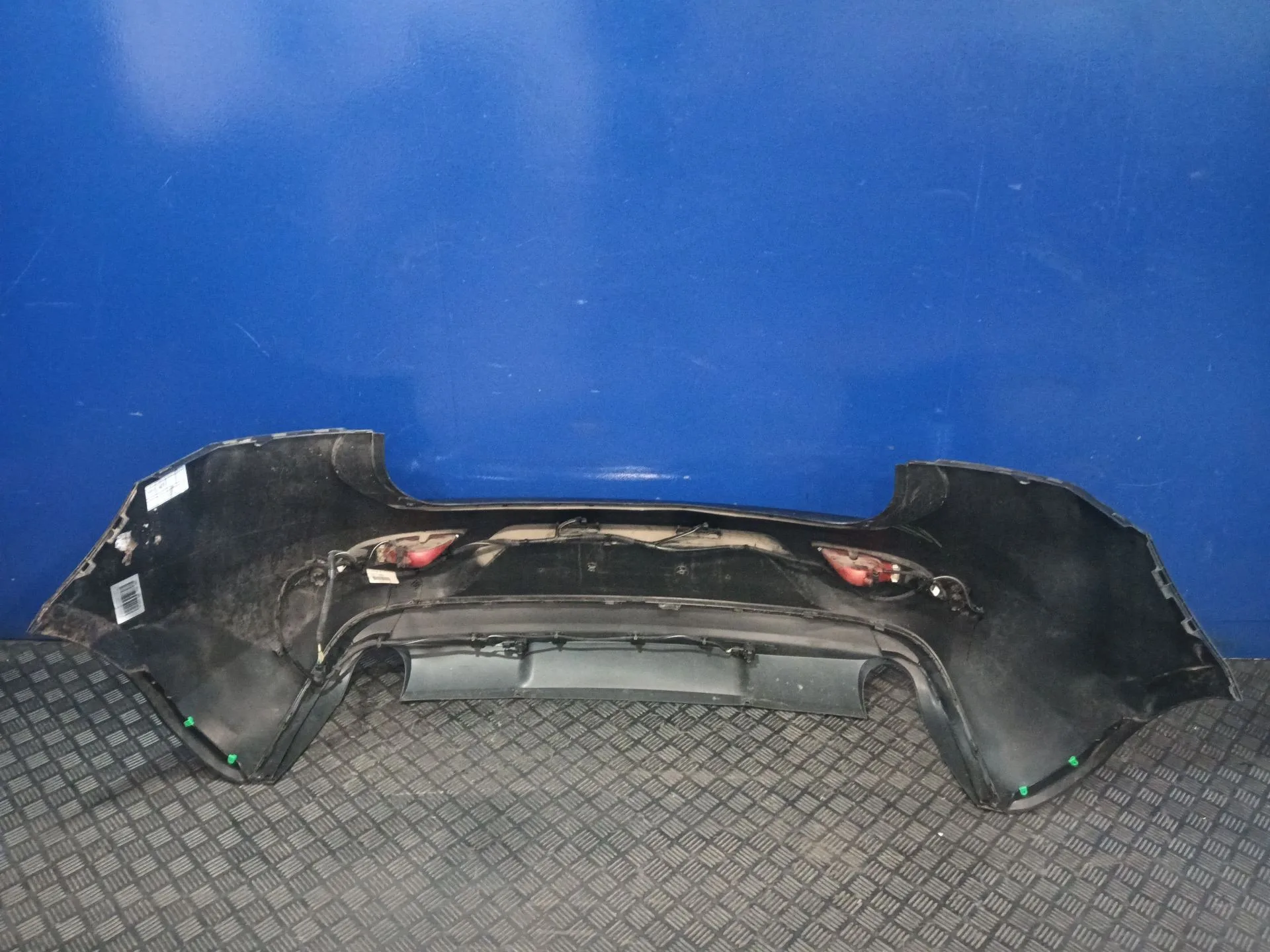 Paragolpes Trasero para Volvo V40 Hatchback (525)