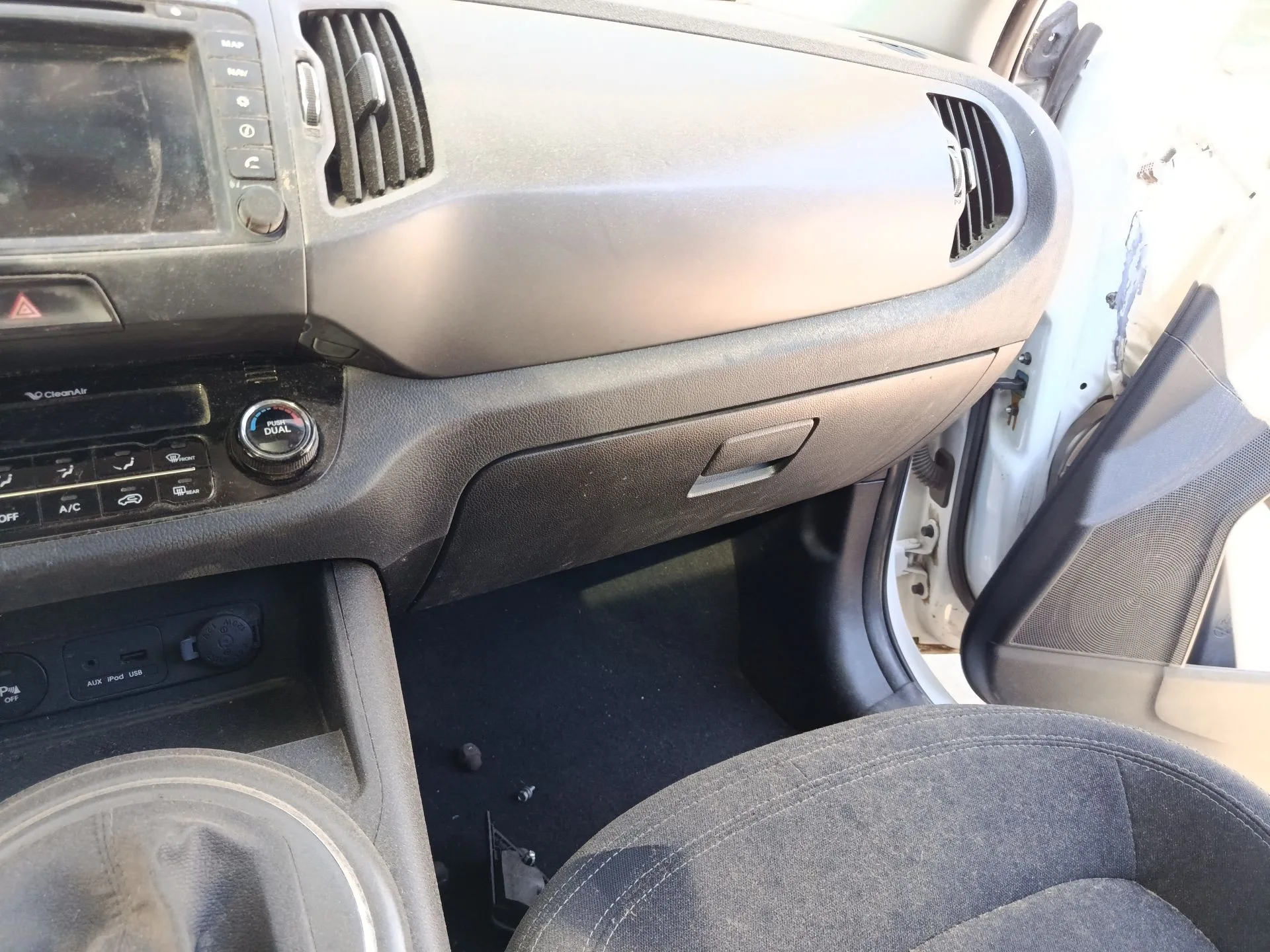 Guantera para Kia Sportage