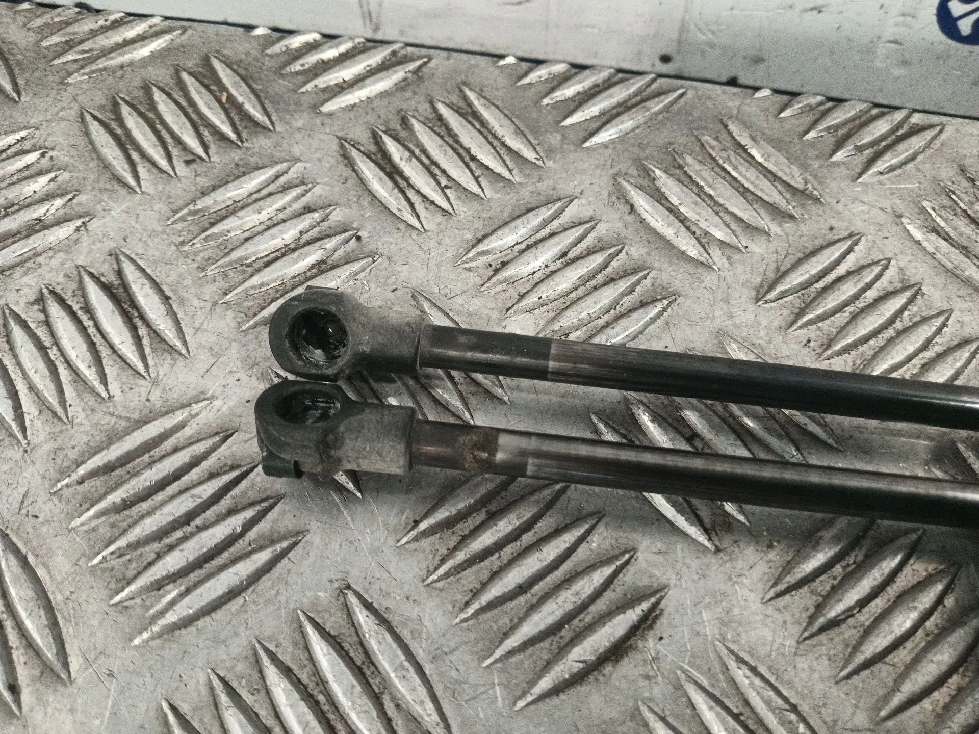 Amortiguadores Maletero / Porton para Fiat 500 (312)