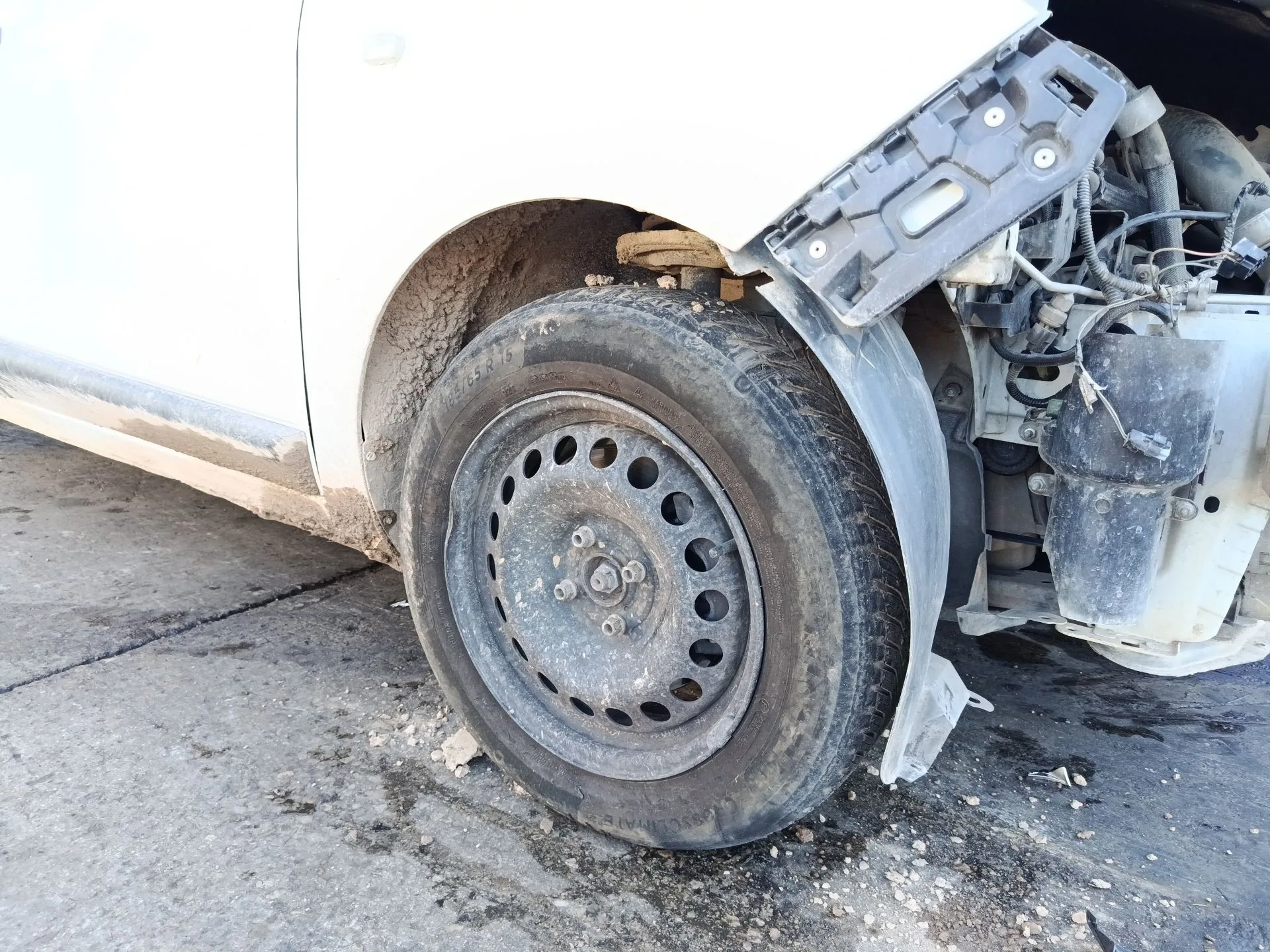 Plastico Paso Rueda Delantero Derecho para Dacia Dokker Furgoneta/Monovolumen