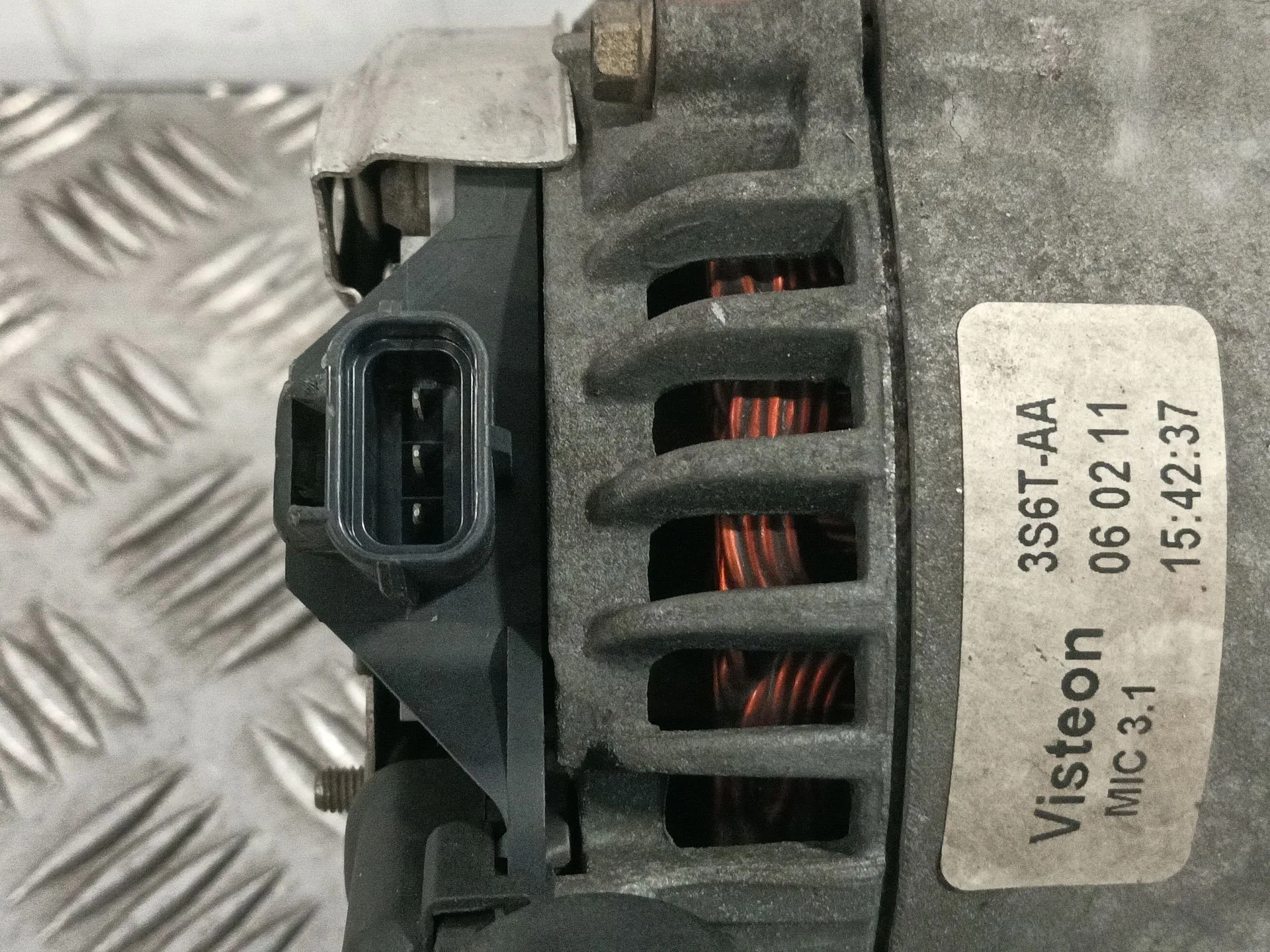 Alternador para Ford Fiesta V (Jh_, Jd_)
