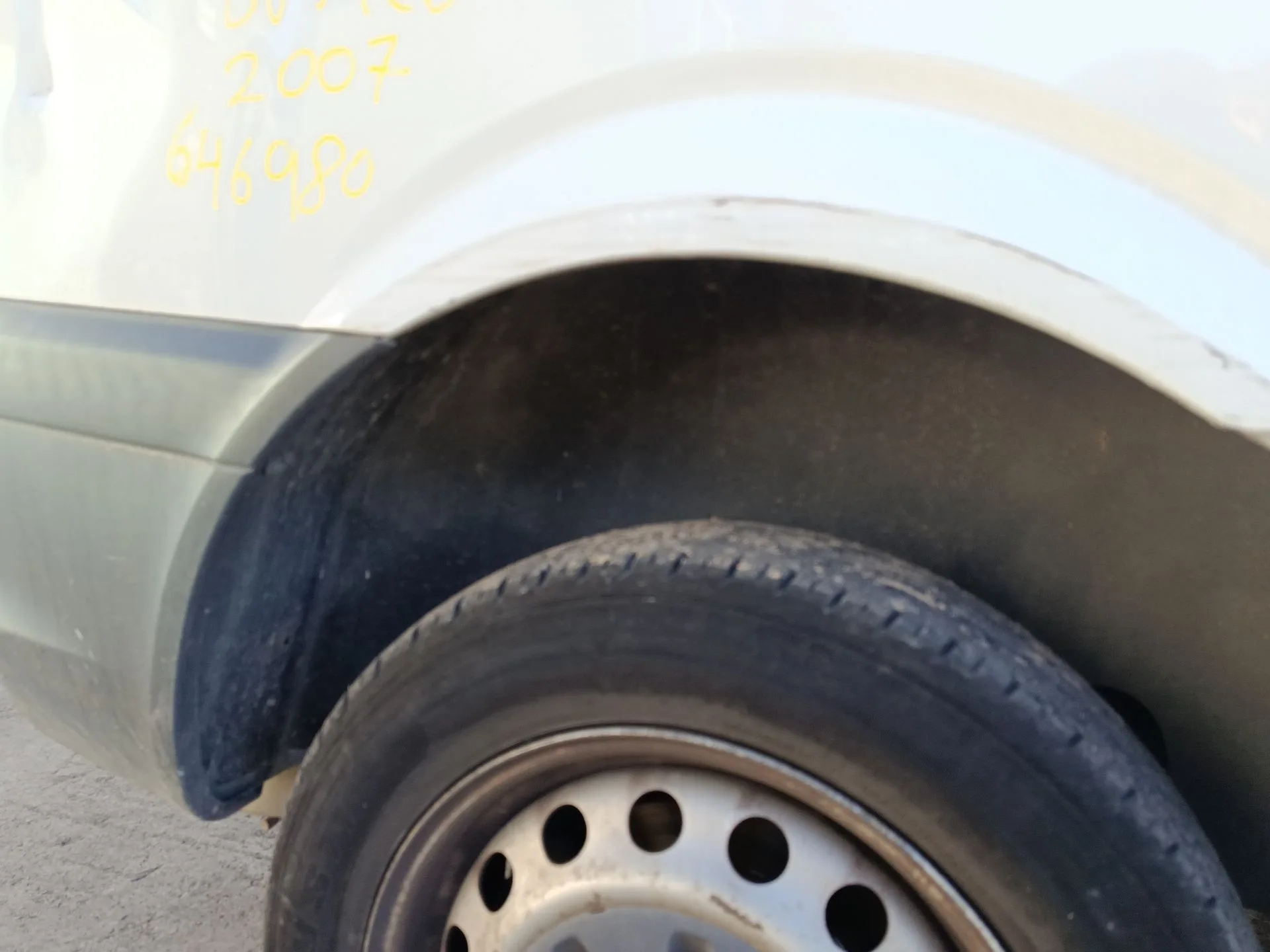 Plastico Paso Rueda Trasero Izquierdo para Mercedes-Benz Vito / Mixto Furgoneta (W639)