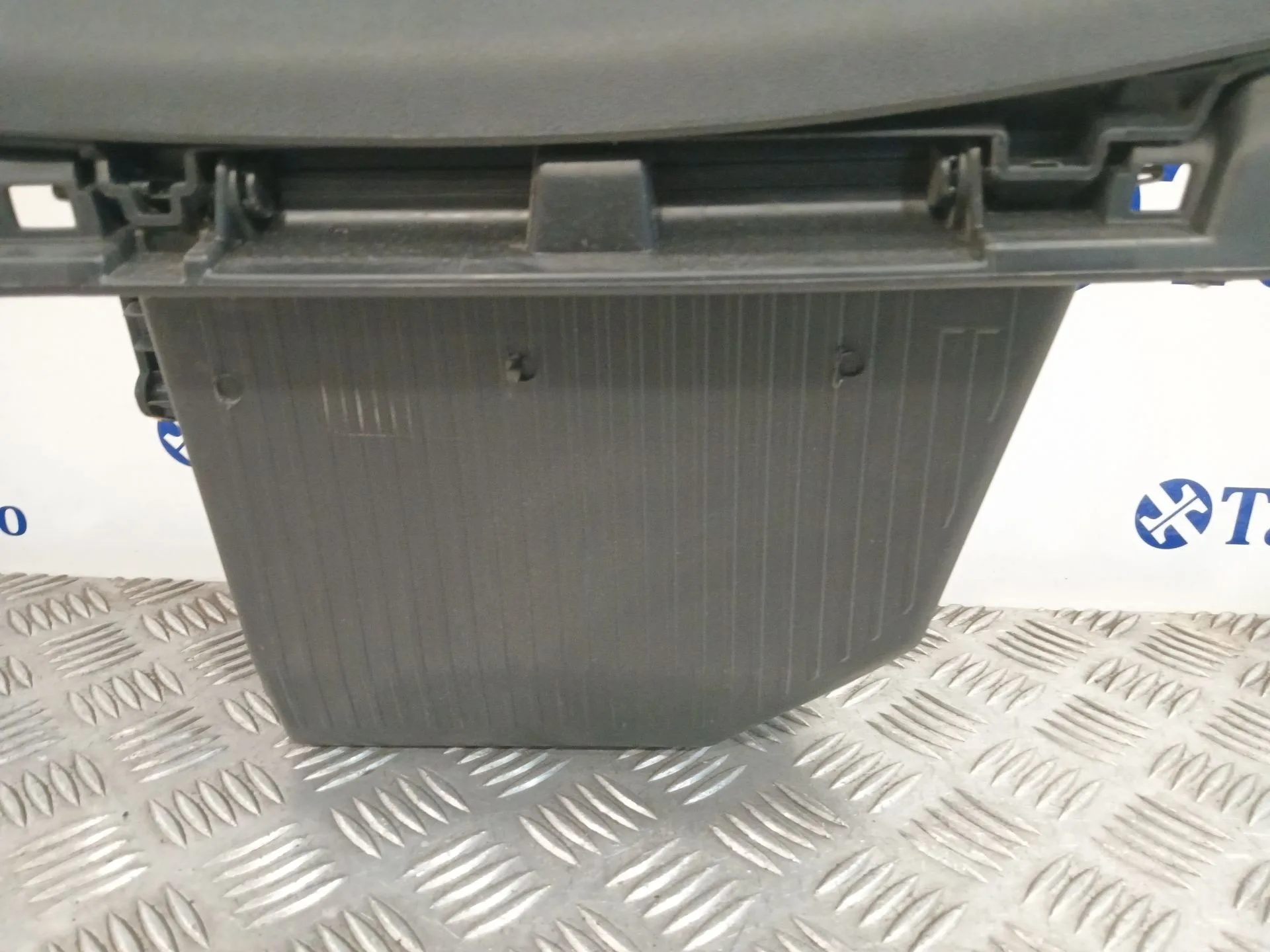 Guantera para Peugeot 2008 (--.2013->)