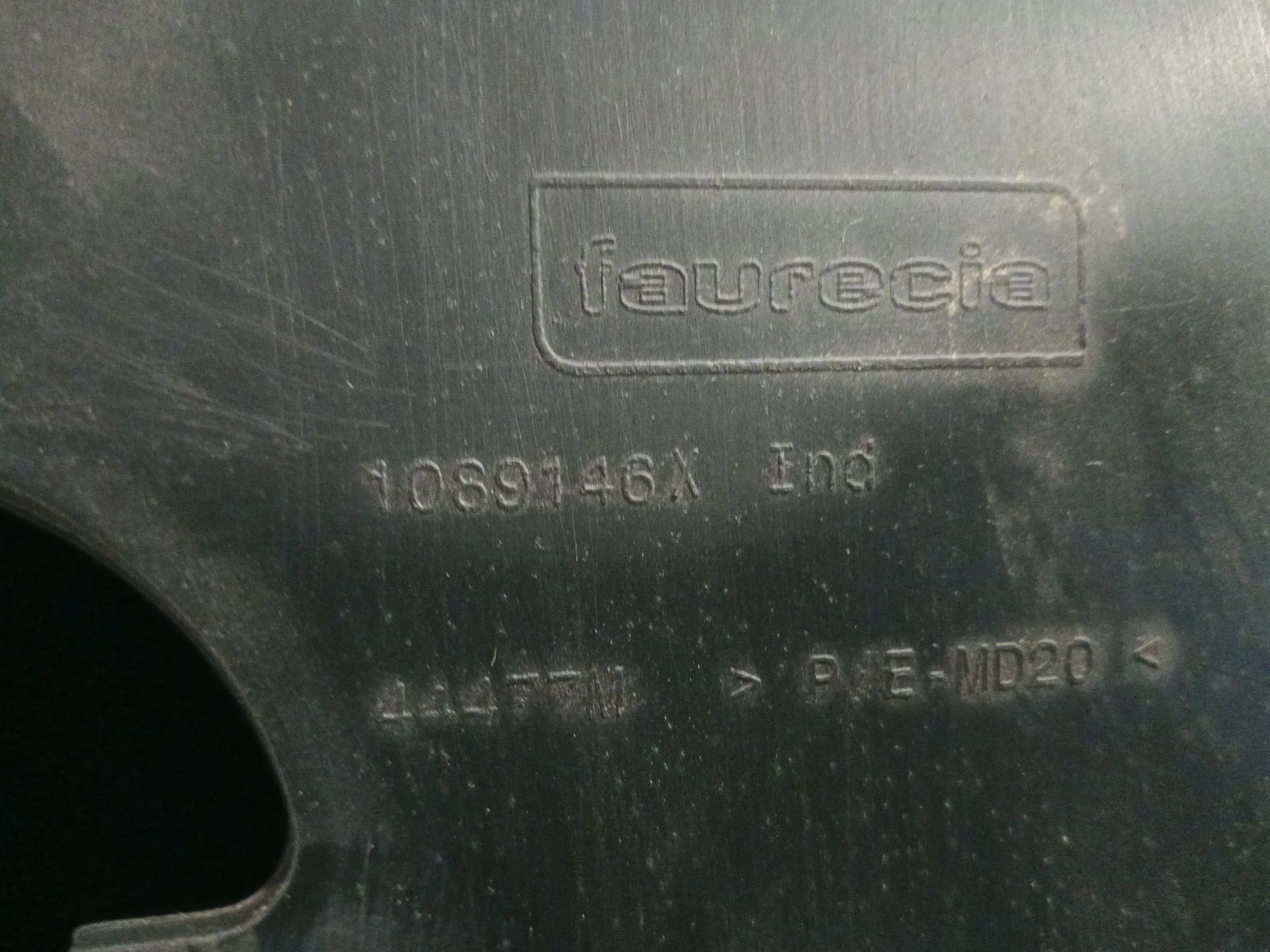 Guantera para Peugeot 2008 (--.2013->)
