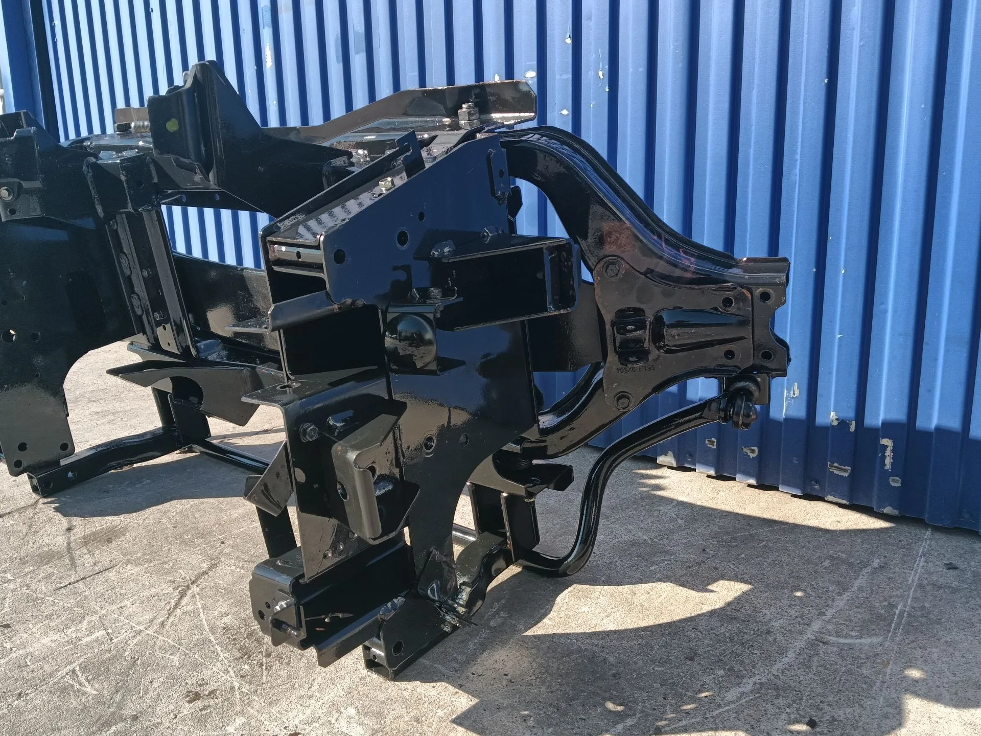 Puente Delantero para Nissan Nt400 Cabstar (F24M)