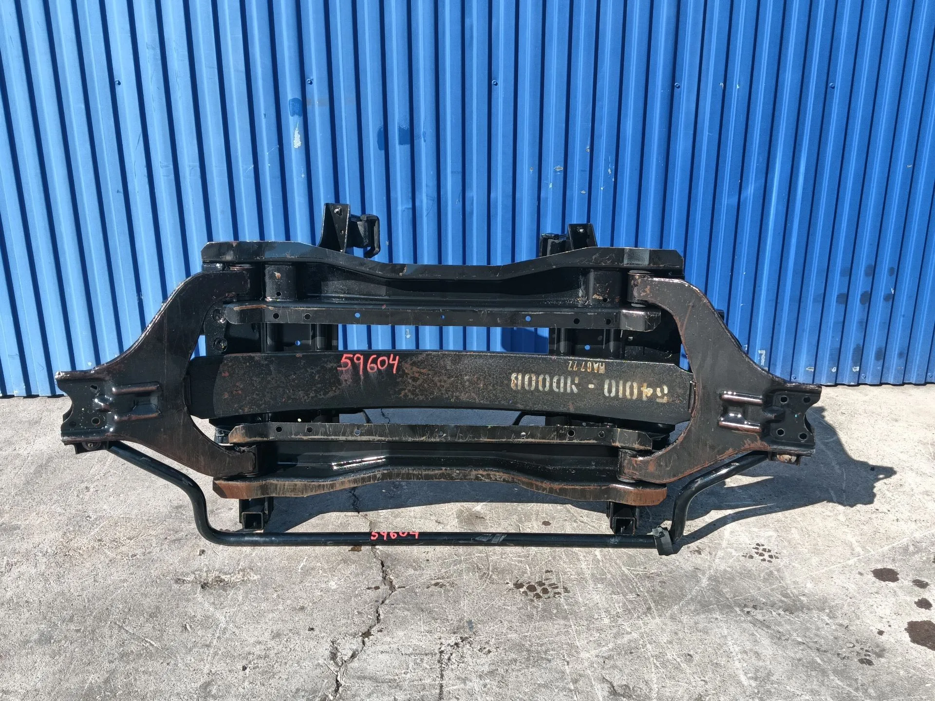 Puente Delantero para Nissan Nt400 Cabstar (F24M)