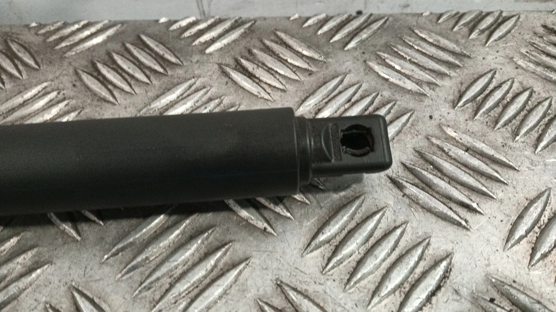 Amortiguador Porton Trasero Izquierdo para Mazda Cx-30 (Dm, Dt, Ed)