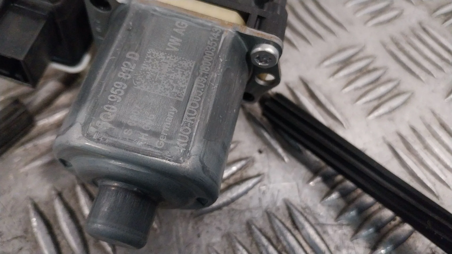 Elevalunas Trasero Derecho para Volkswagen Polo Vi (Aw1, Bz1, Ae1)