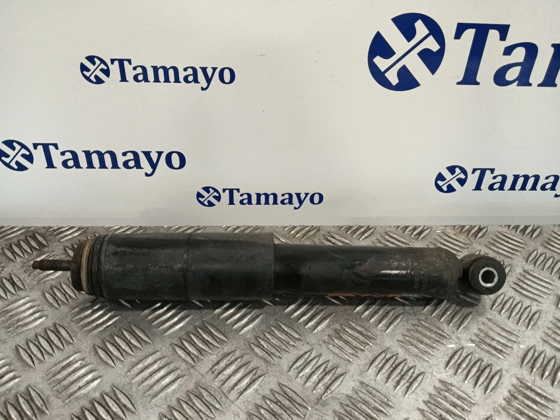 Amortiguador Delantero para Nissan Nt400 Cabstar (F24M)