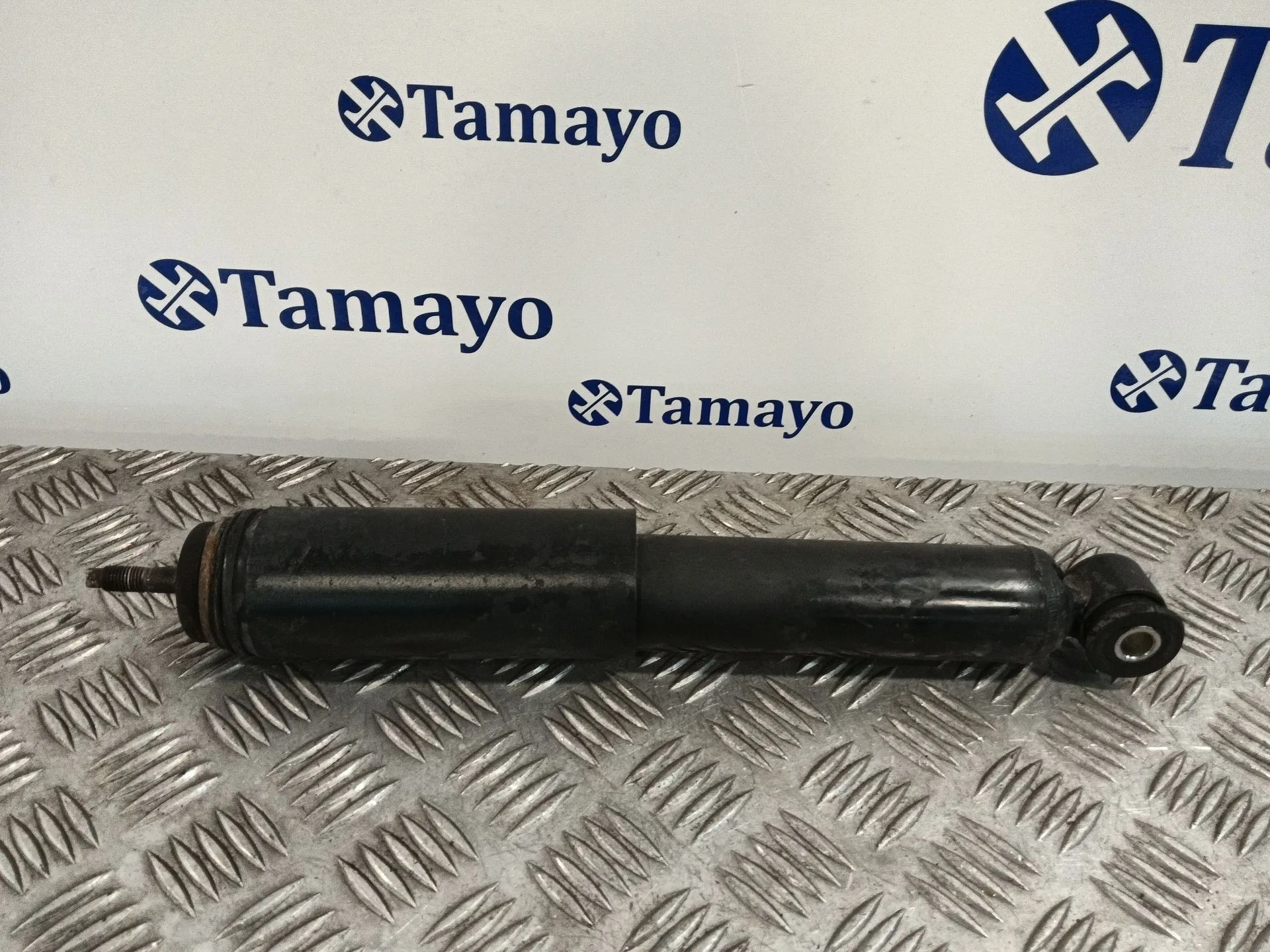 Amortiguador Delantero para Nissan Nt400 Cabstar (F24M)