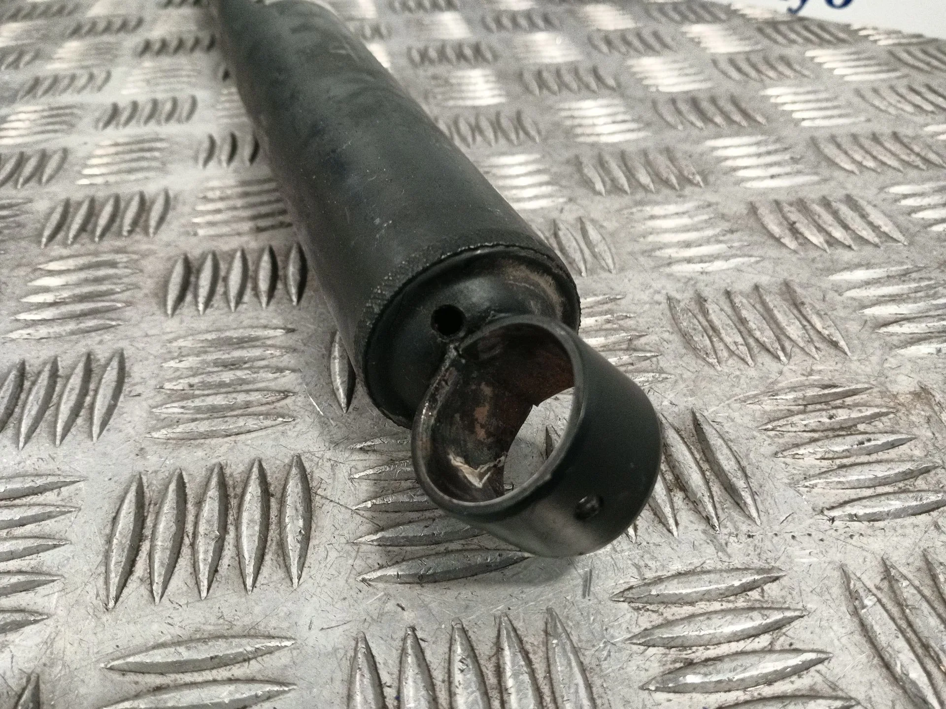 Amortiguador Trasero para Nissan Nt400 Cabstar (F24M)