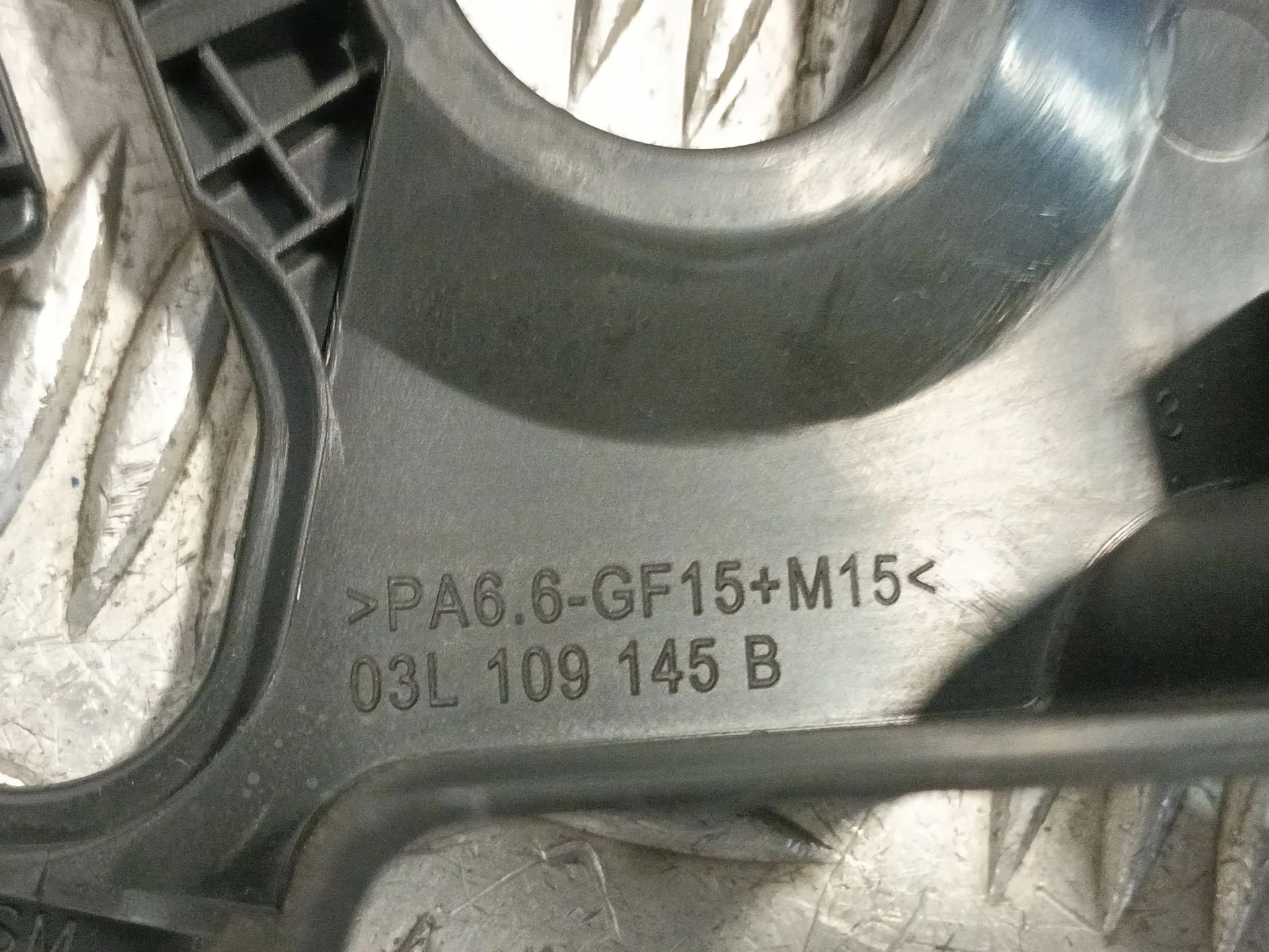 Tapa Distribucion para Volkswagen Golf Vi (5K1)