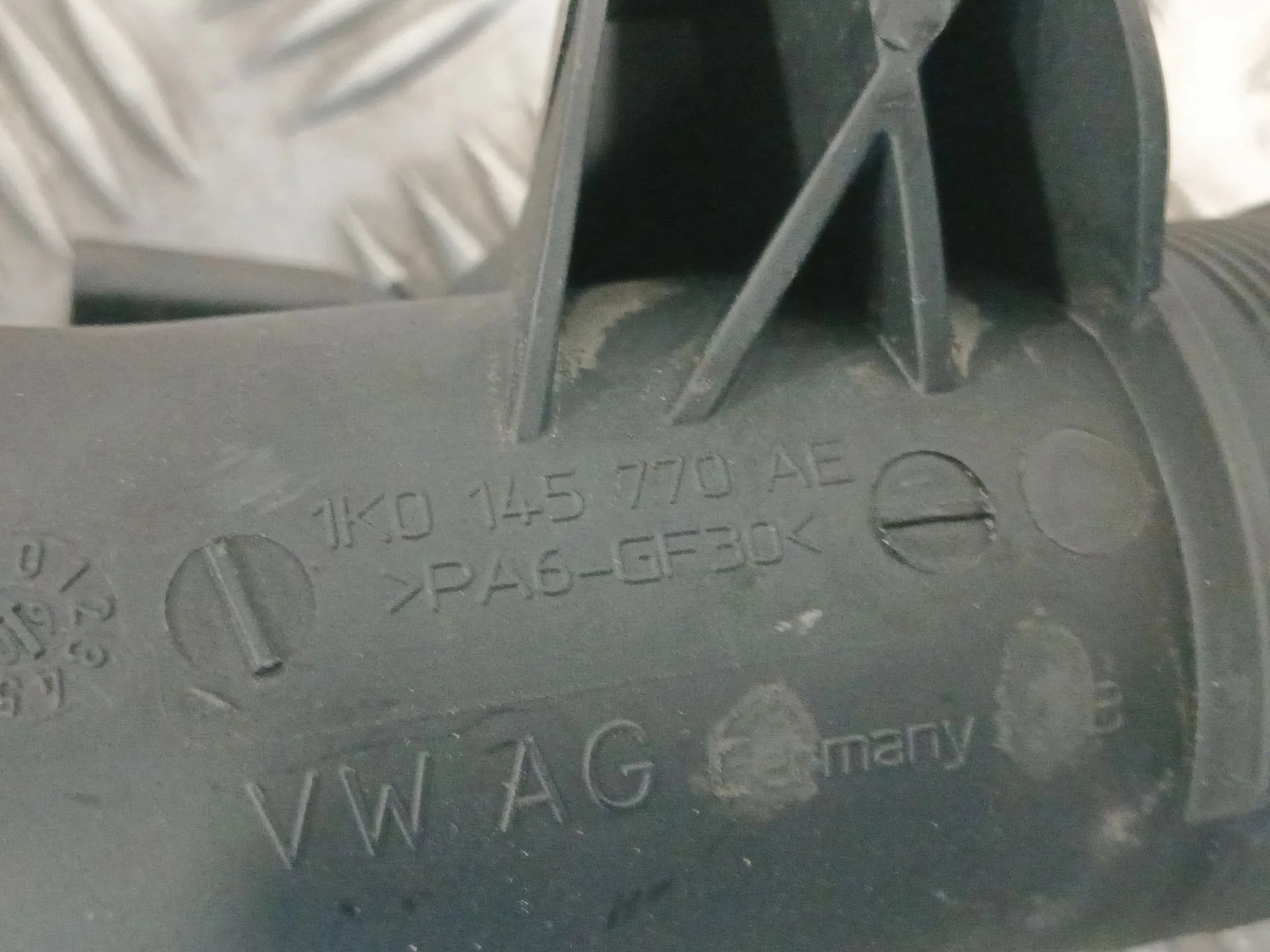 Tubo para Volkswagen Golf Vi (5K1)