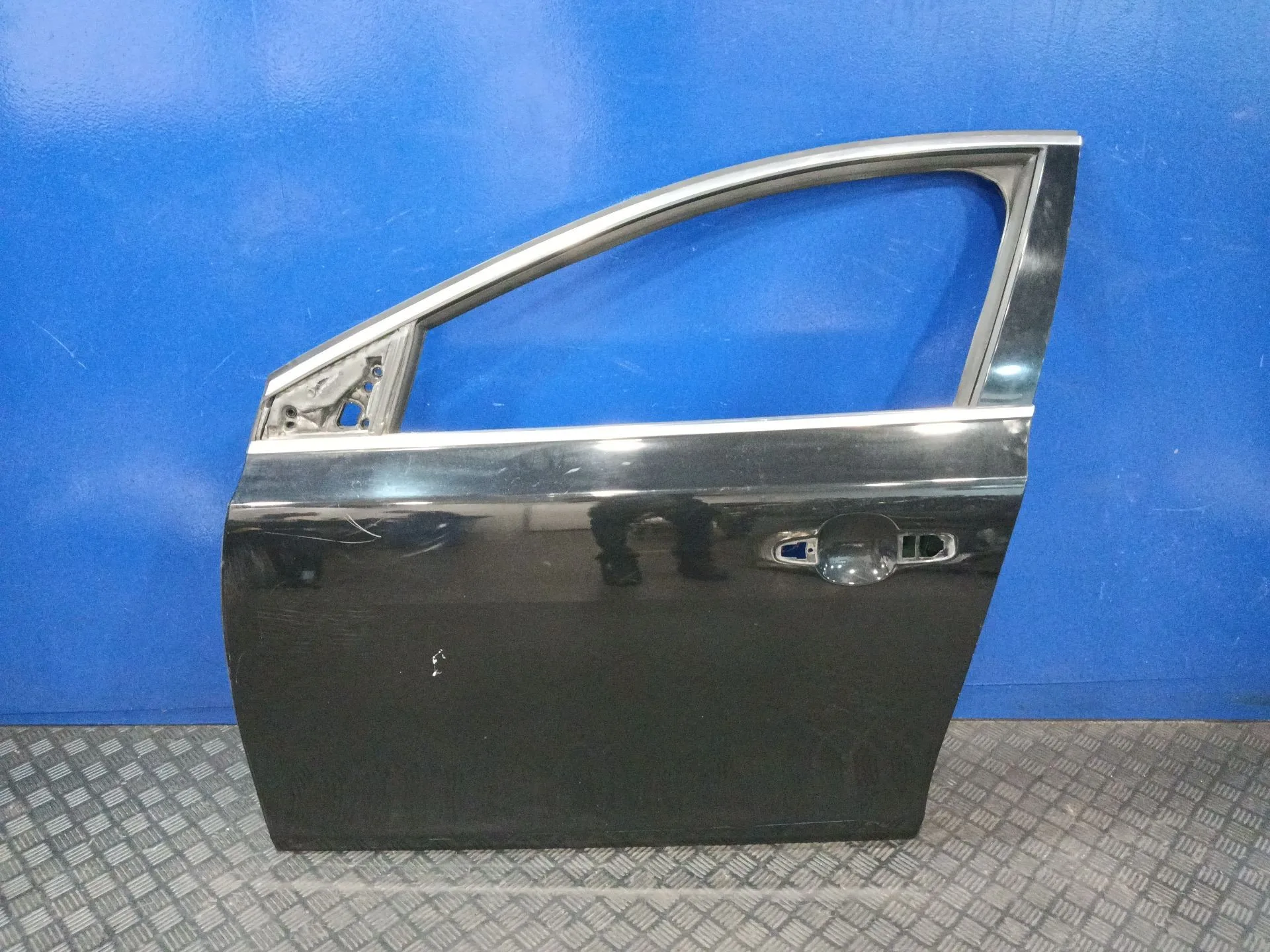 Puerta Delantera Izquierda para Volvo V40 Hatchback (525)
