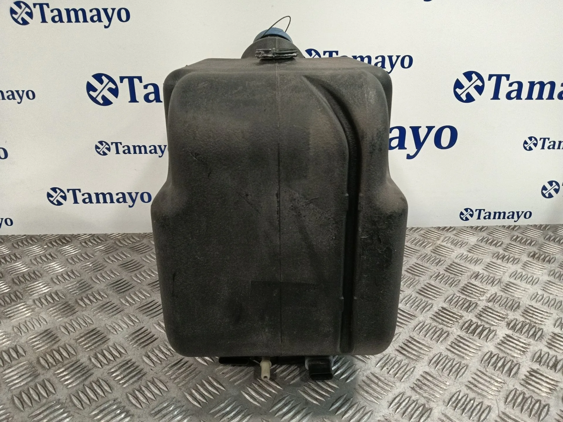 Deposito Adblue para Mitsubishi Canter 01/99 ->