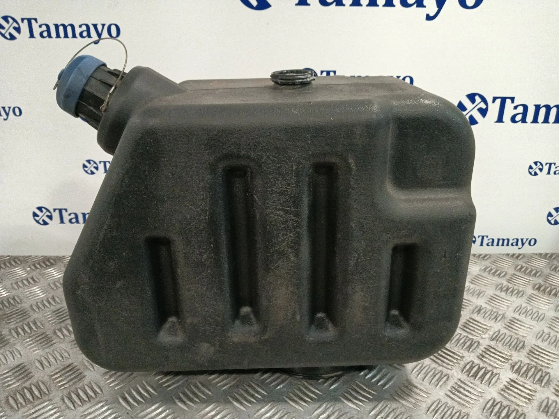 Deposito Adblue para Mitsubishi Canter 01/99 ->