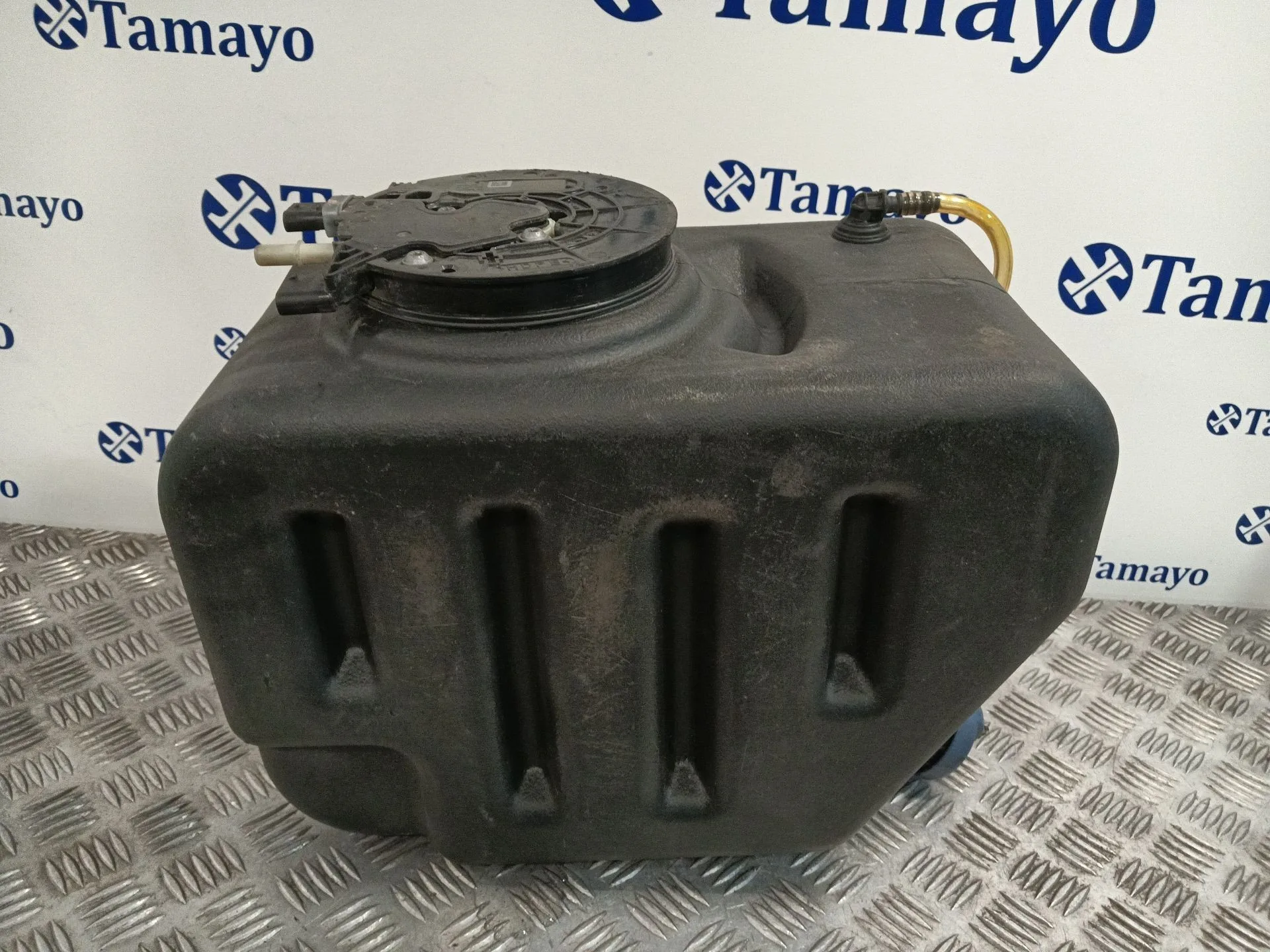 Deposito Adblue para Mitsubishi Canter 01/99 ->