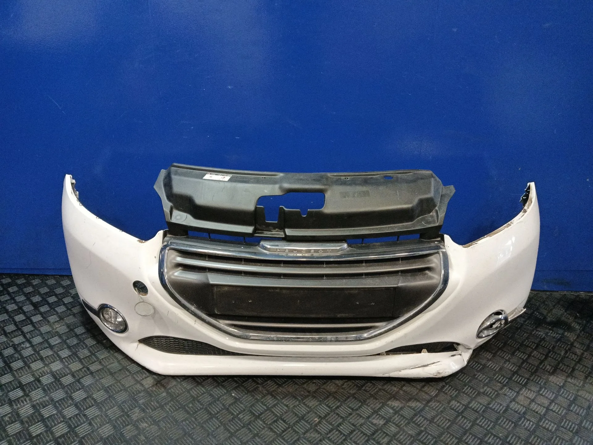 Paragolpes Delantero para Peugeot 208 I (Ca_, Cc_)